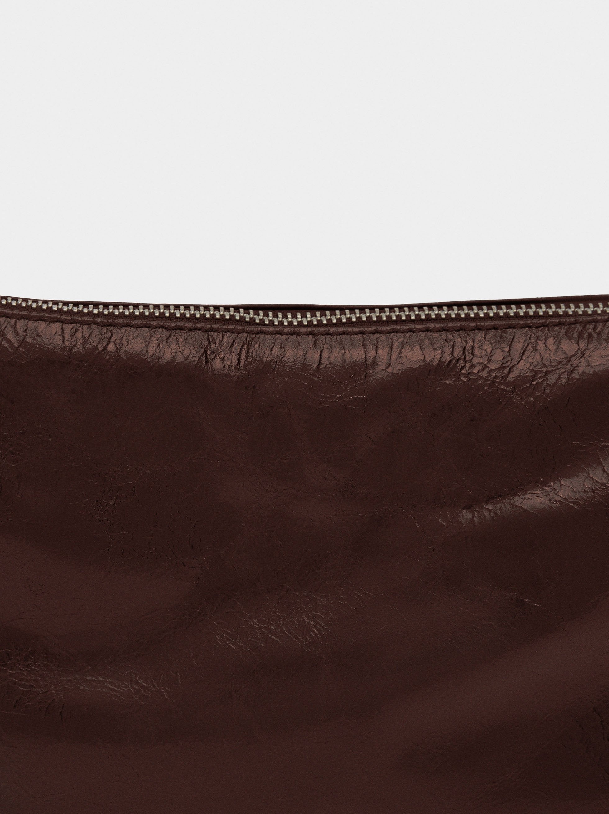 Bolso Hobo De Piel Con Tachuelas