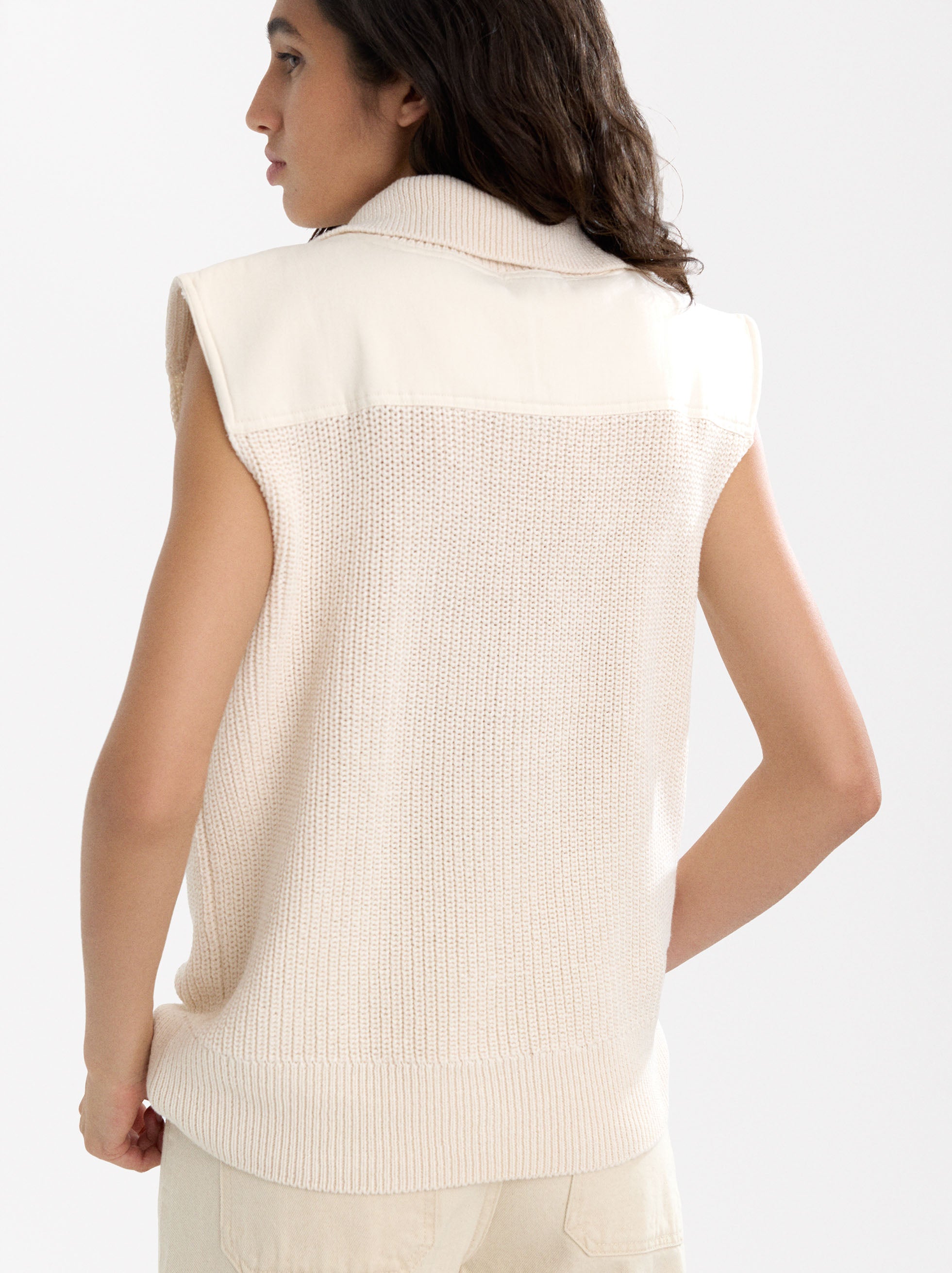 Chaleco De Punto Con Cuello Polo