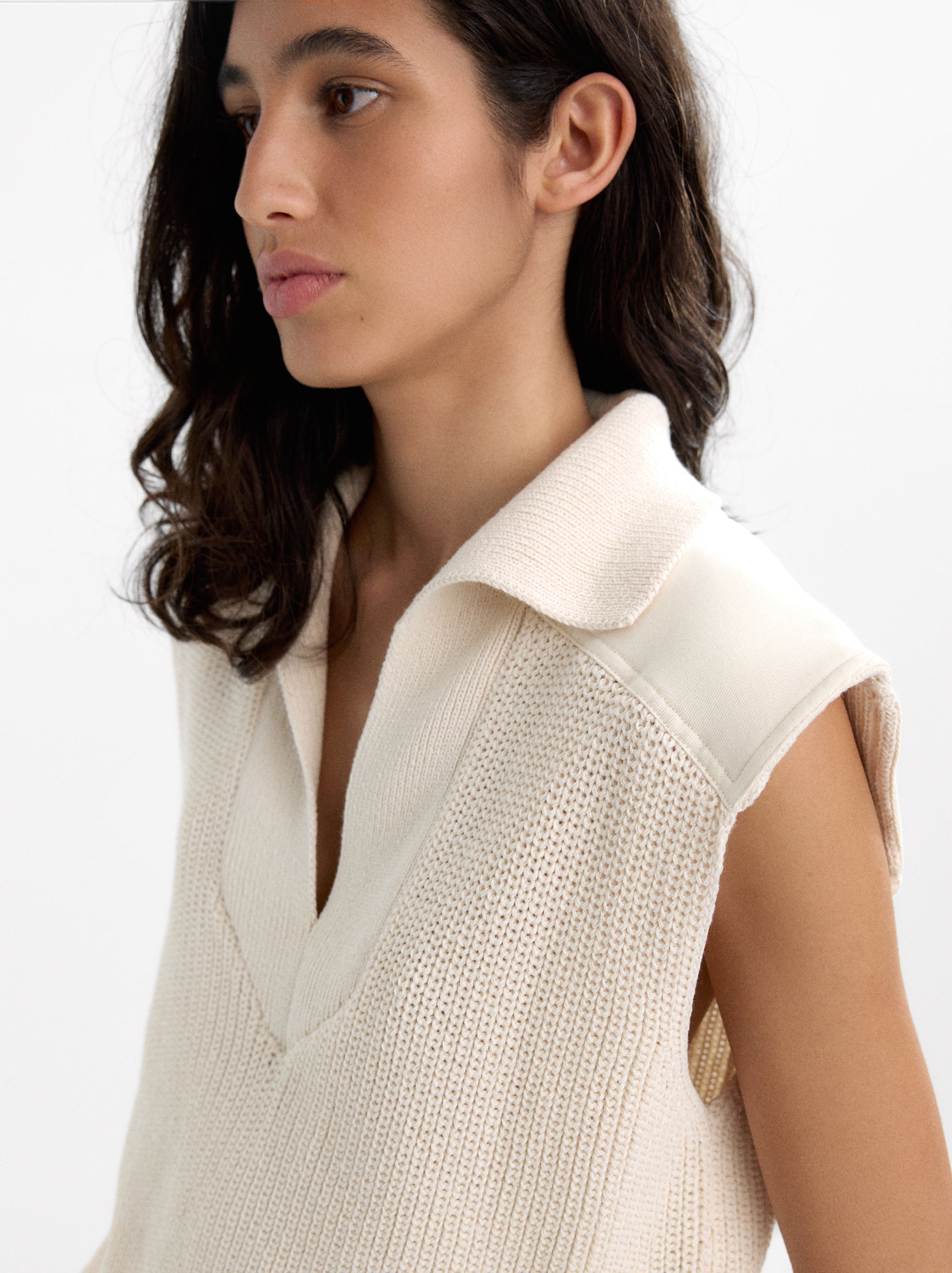 Chaleco De Punto Con Cuello Polo