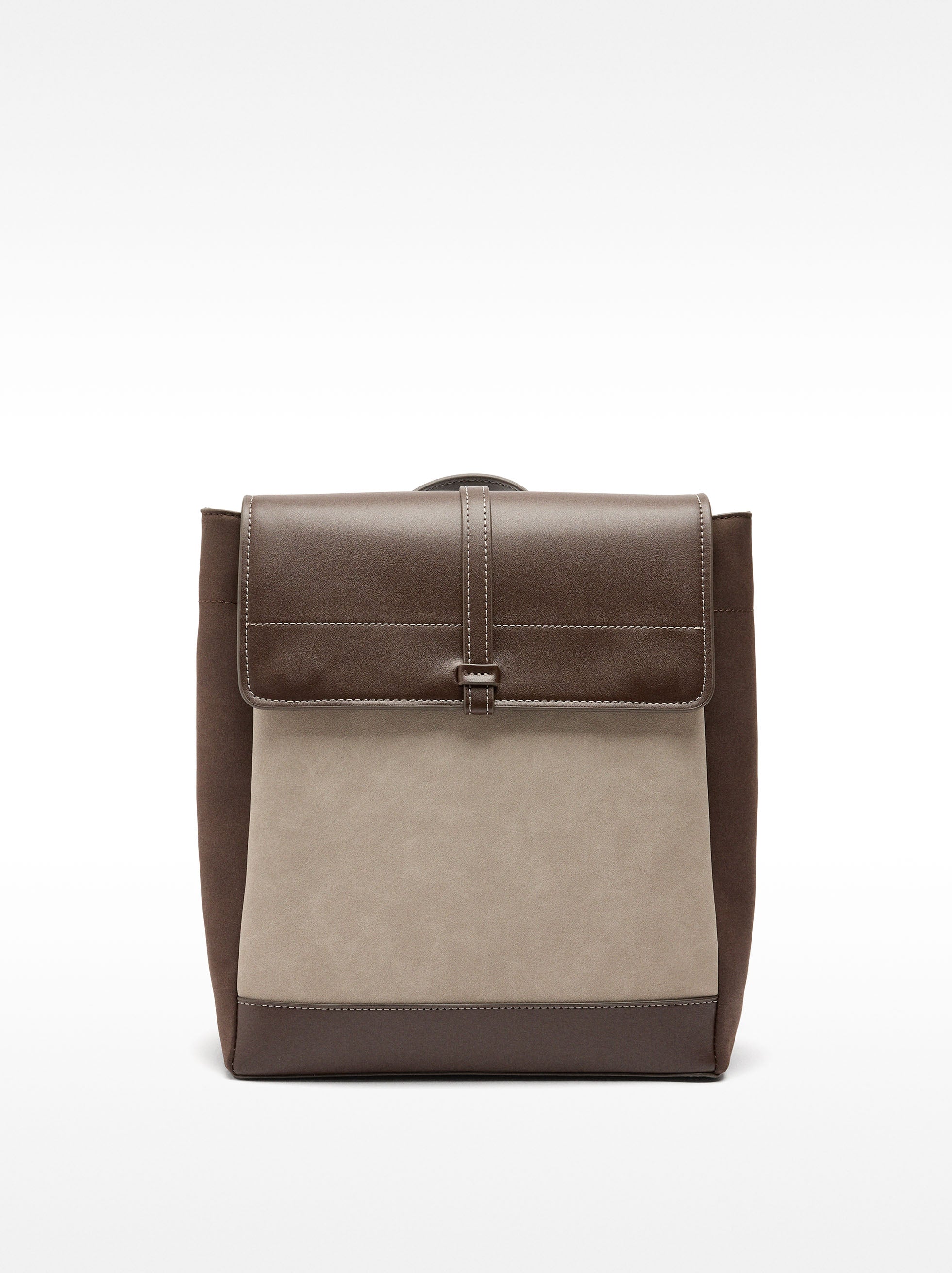 Mochila Efecto Piel Con Solapa