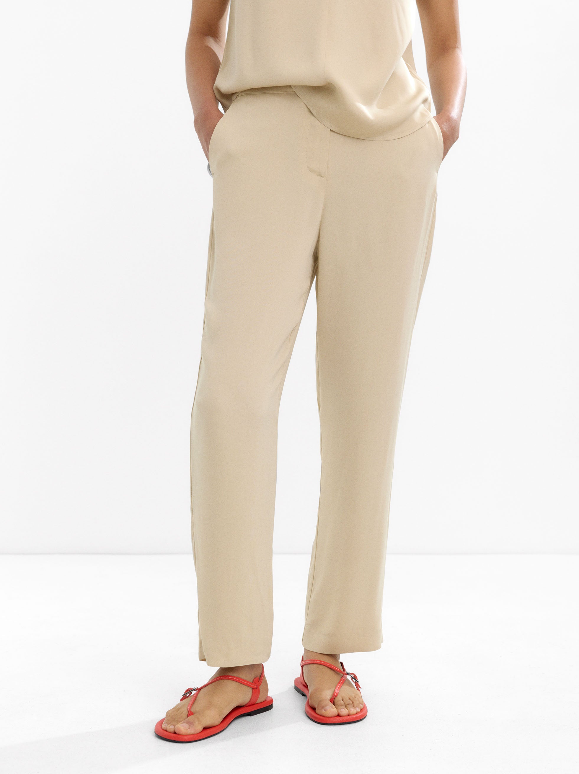 Pantalón Recto Con Bolsillos