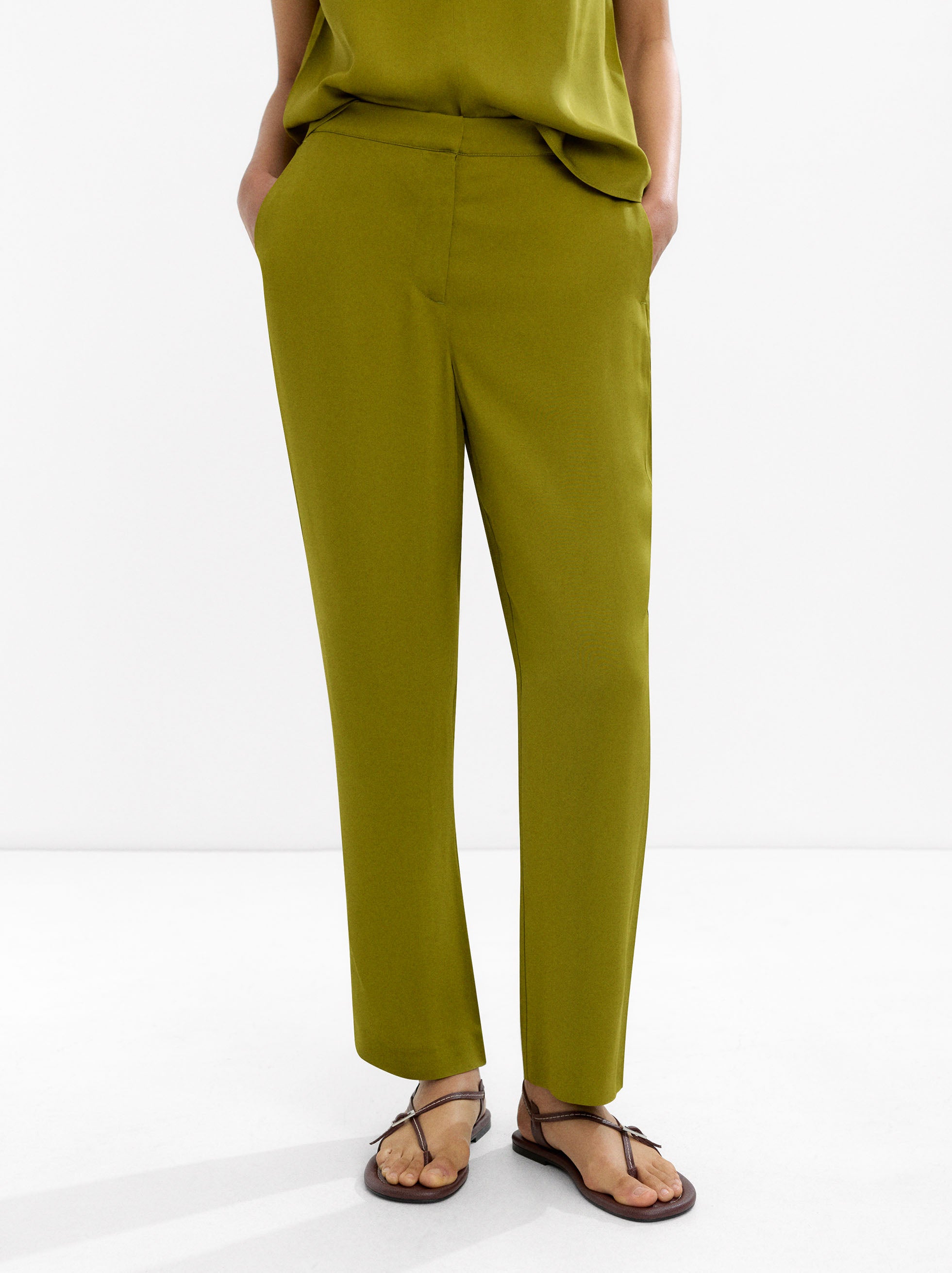 Pantalón Recto Con Bolsillos