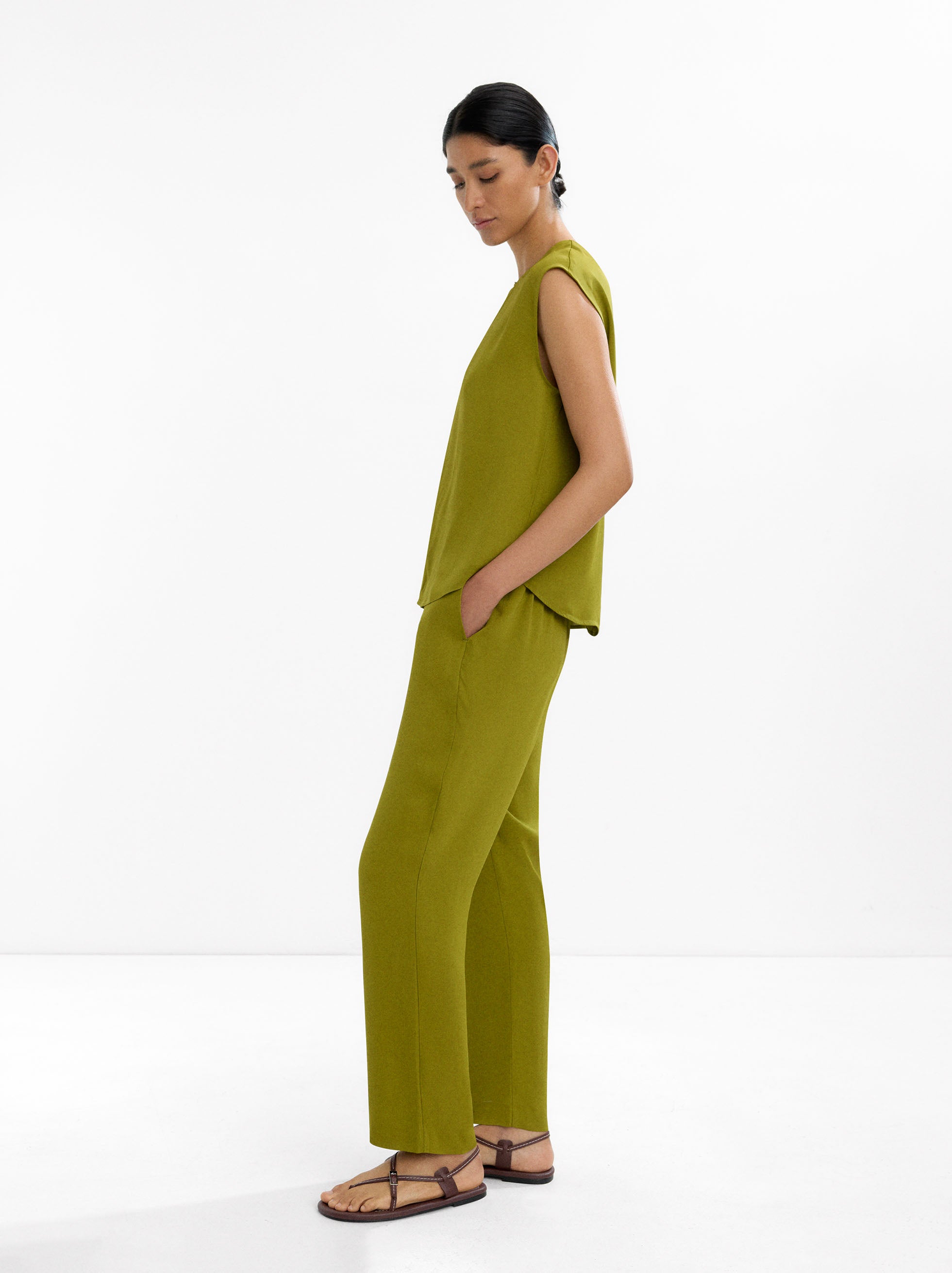 Pantalón Recto Con Bolsillos