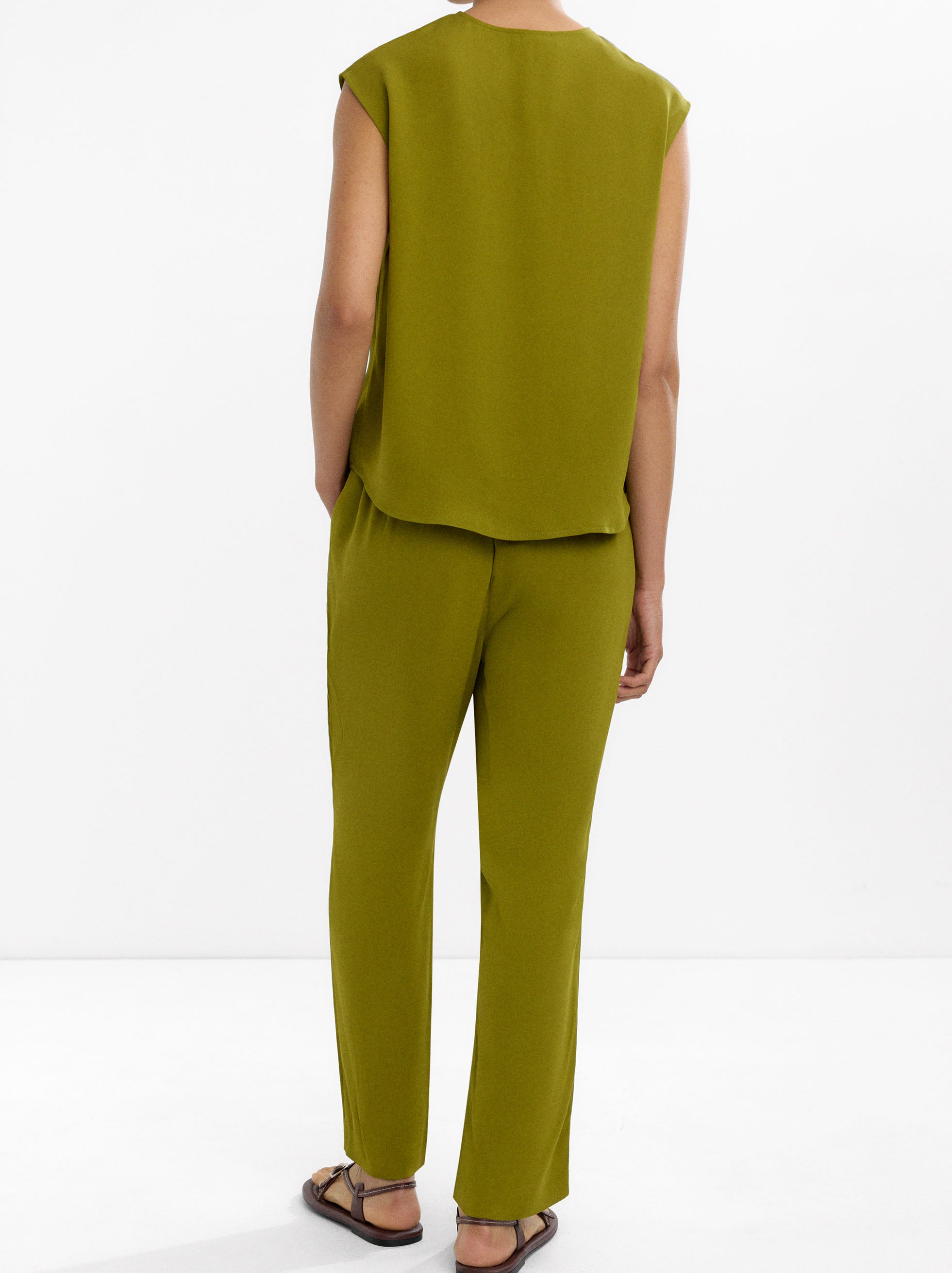 Pantalón Recto Con Bolsillos