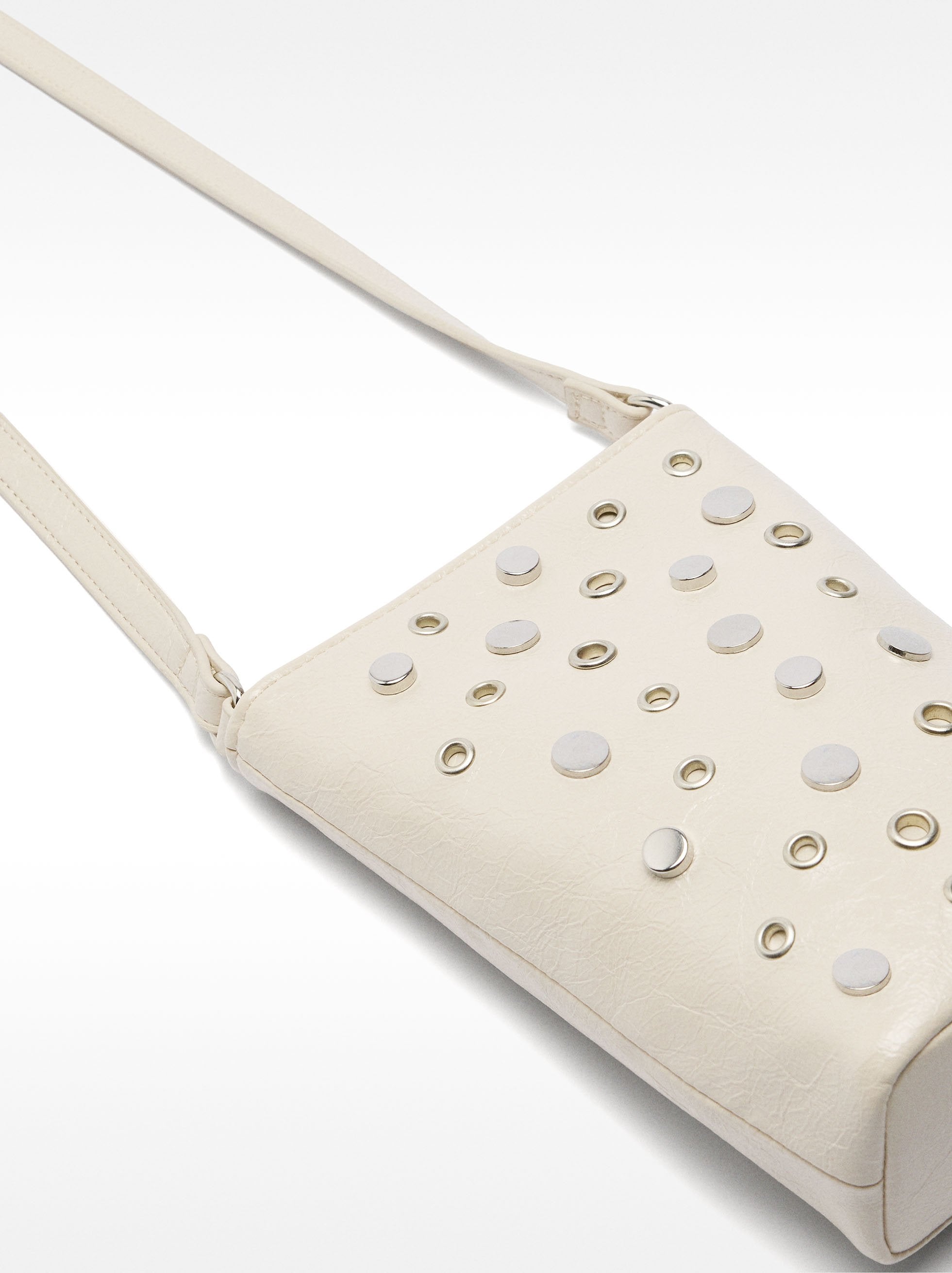 Bolsa Para Móvil Con Tachuelas