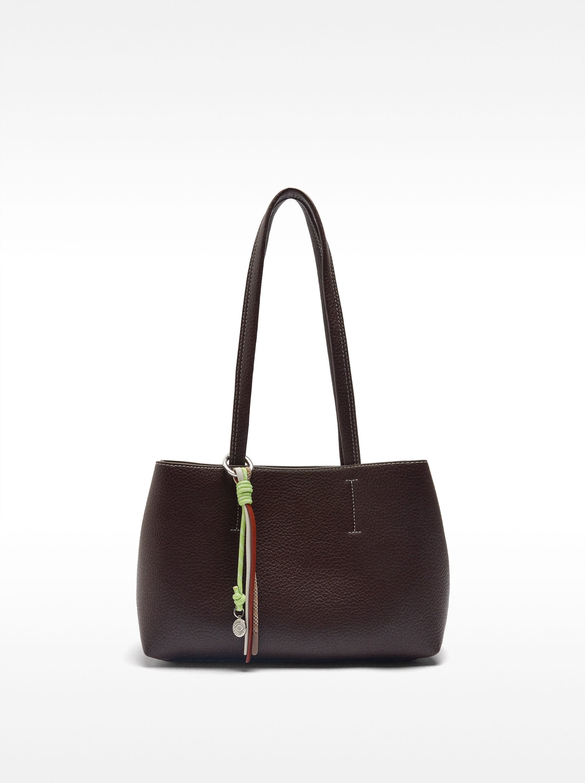 Bolso Tote Con Colgante