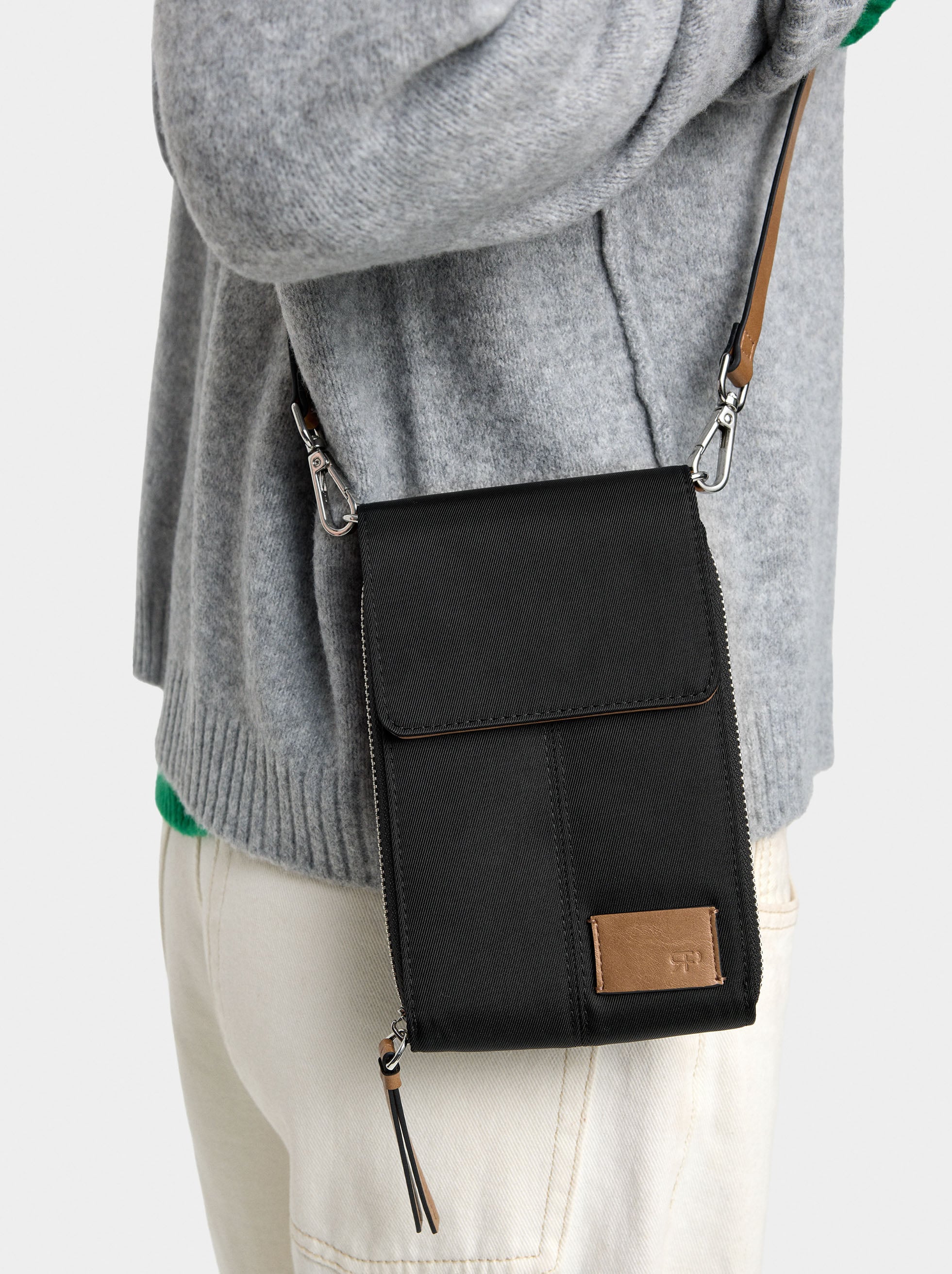 Bolso Para Móvil Efecto Nylon