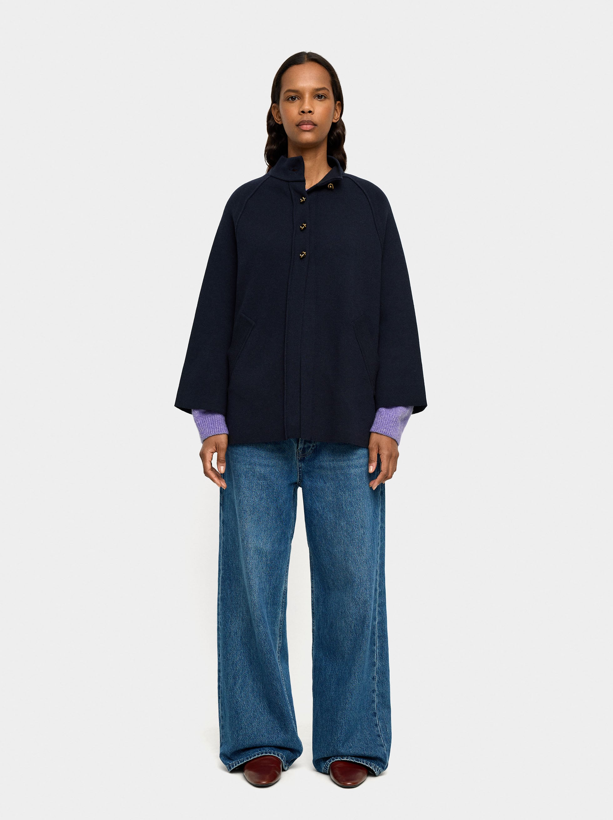 Poncho De Punto Con Cuello Alto