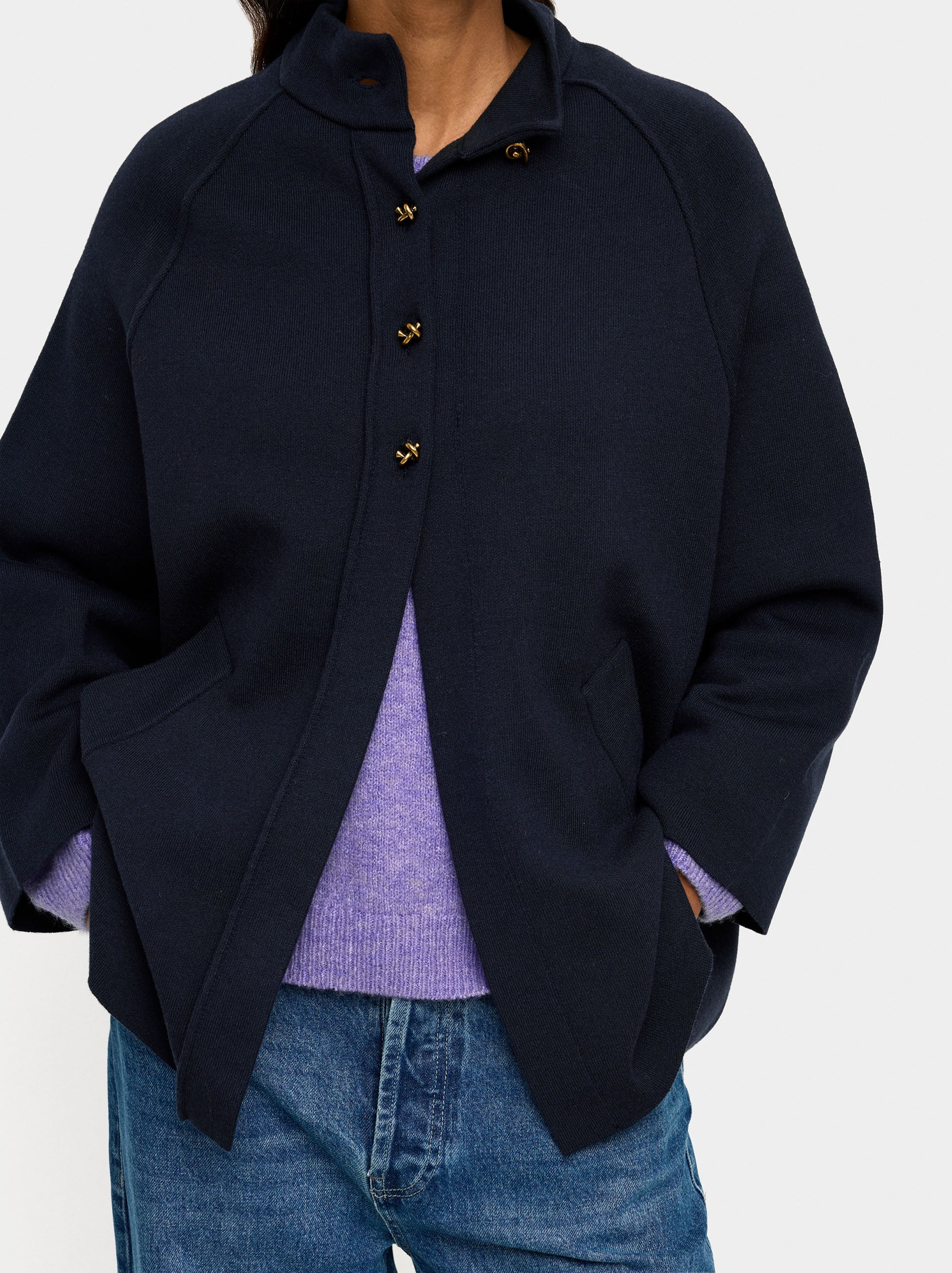 Poncho De Punto Con Cuello Alto
