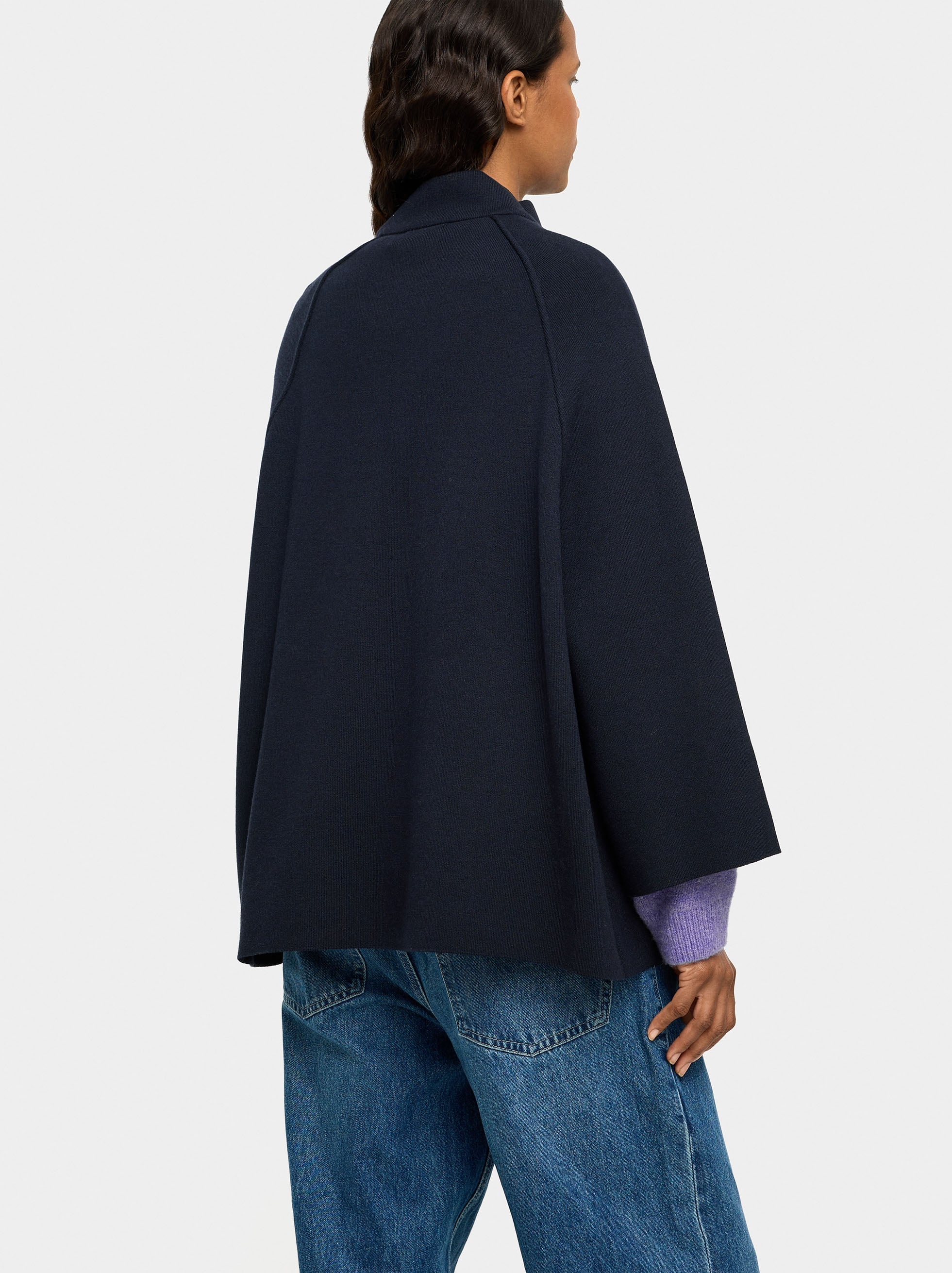 Poncho De Punto Con Cuello Alto