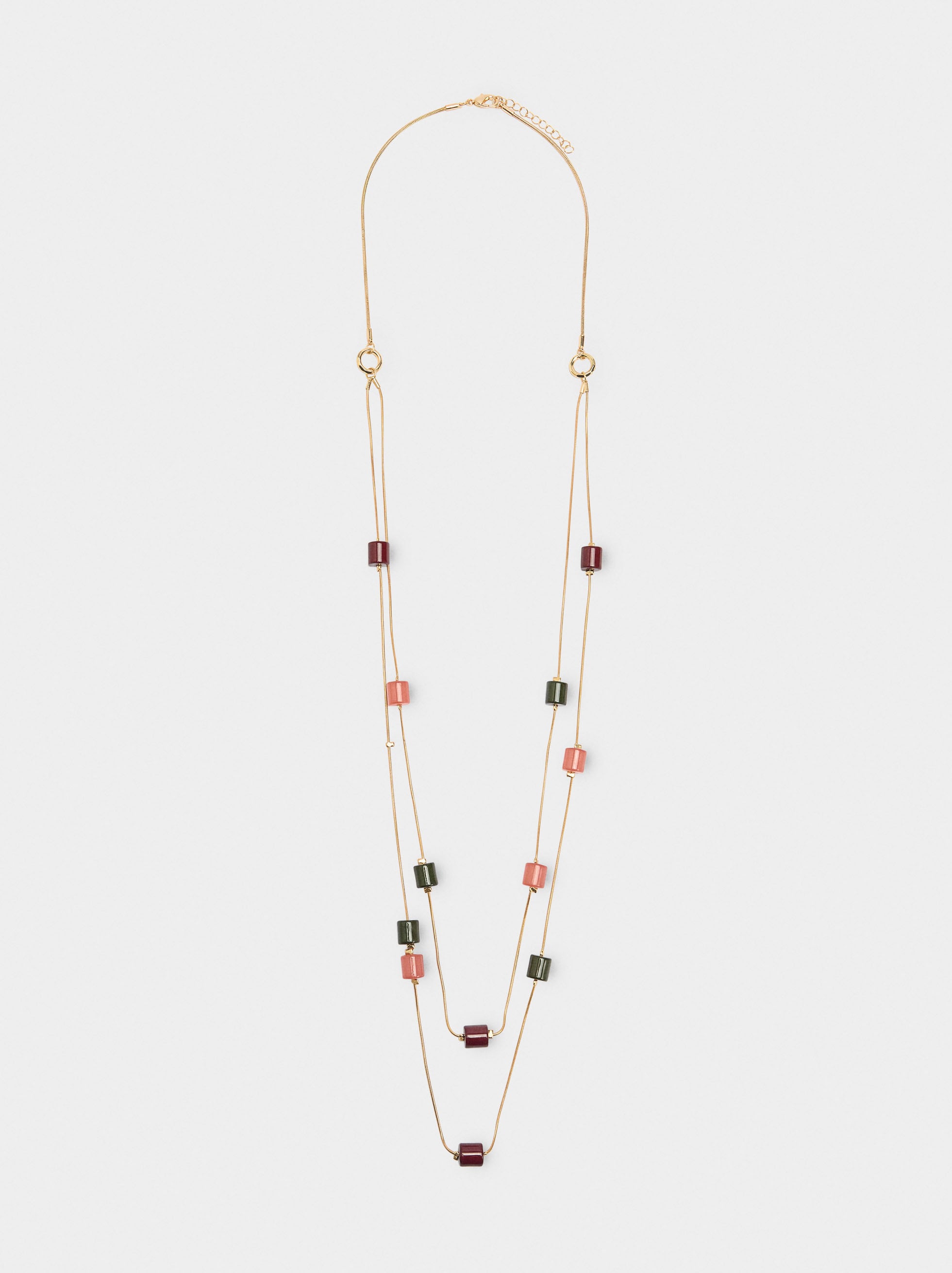 Collar Con Detalles En Resina