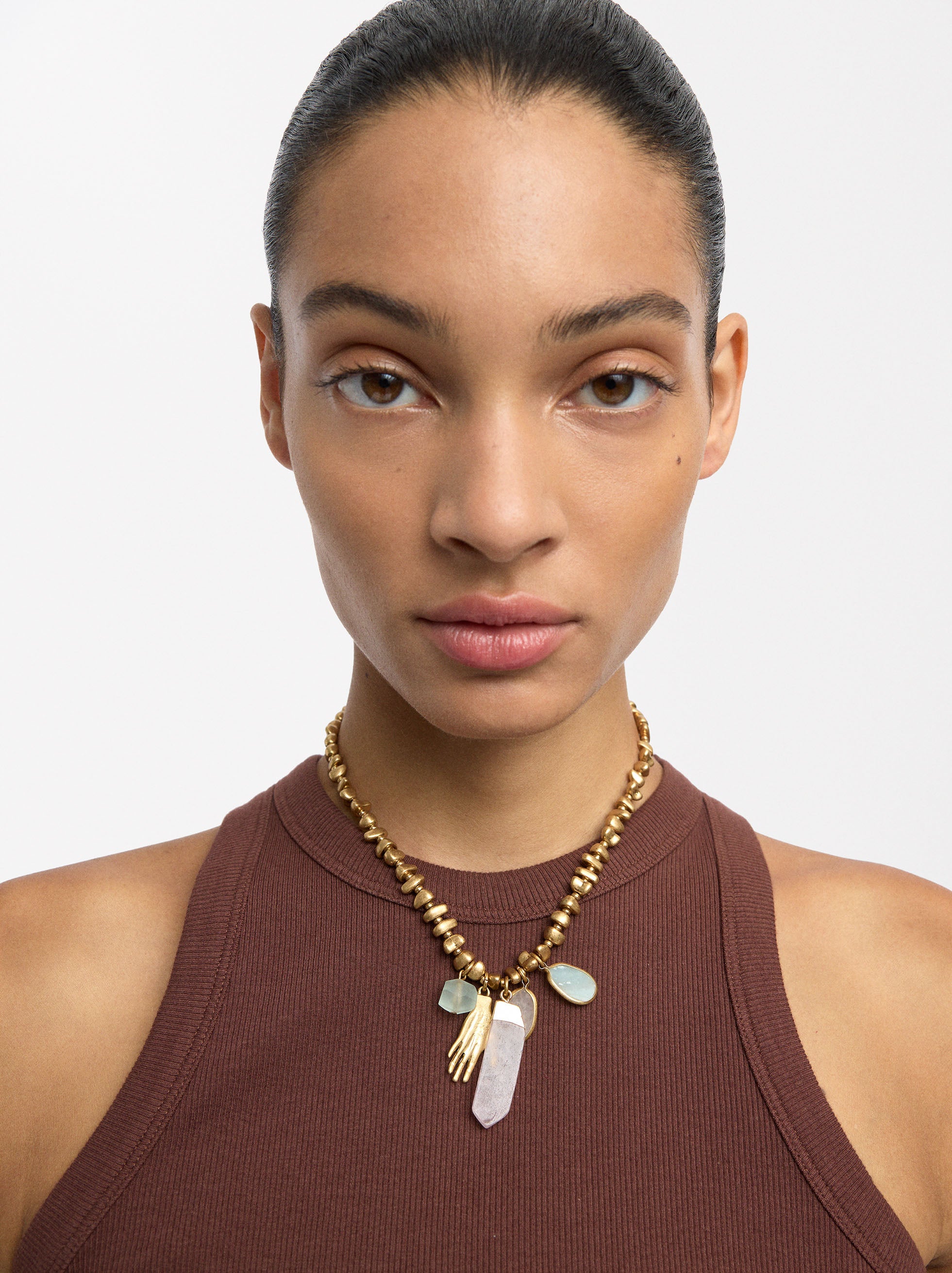 Collar Con Colgantes Mano Y Piedras