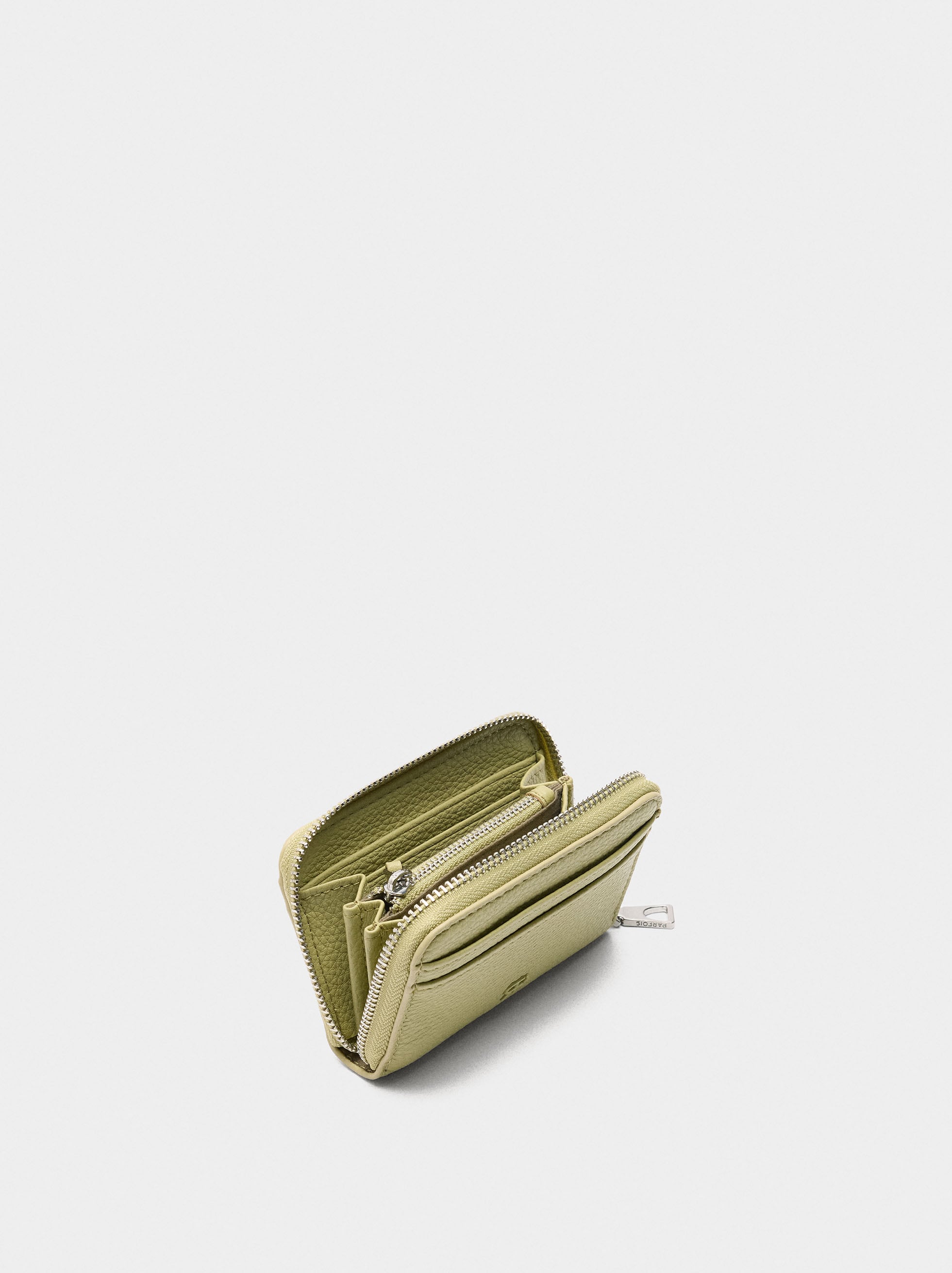 Cartera Básica Con Textura
