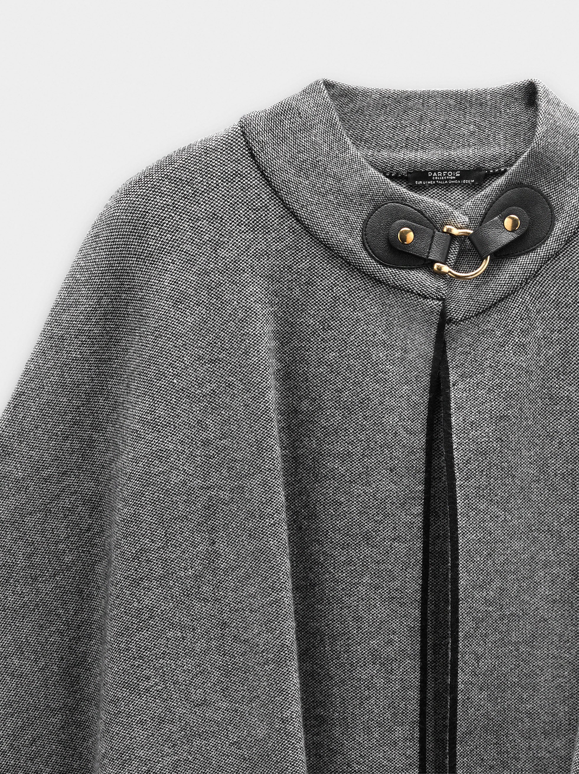 Poncho De Punto Con Detalle De Costura