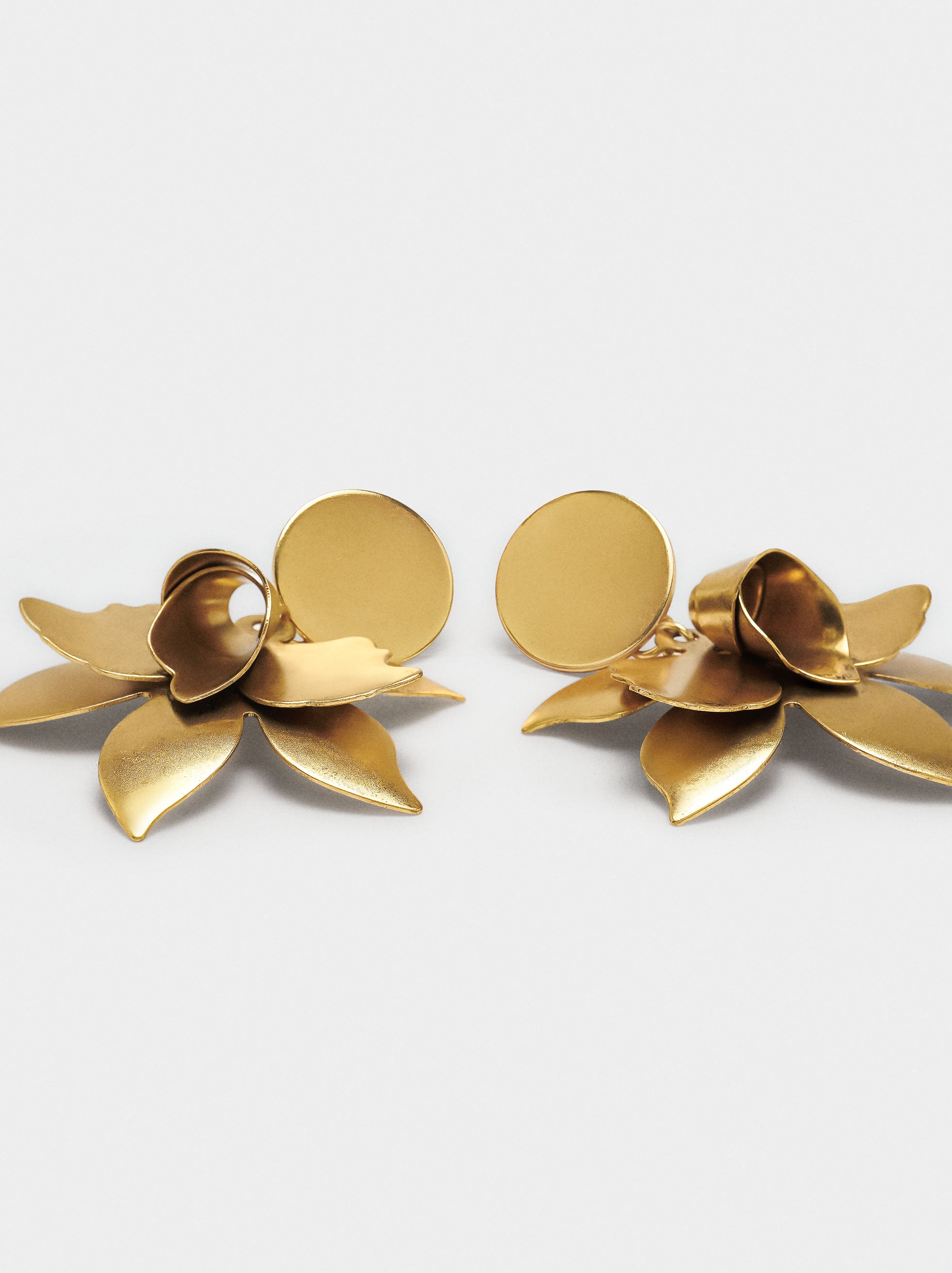 Pendientes Maxi De Flor Dorada