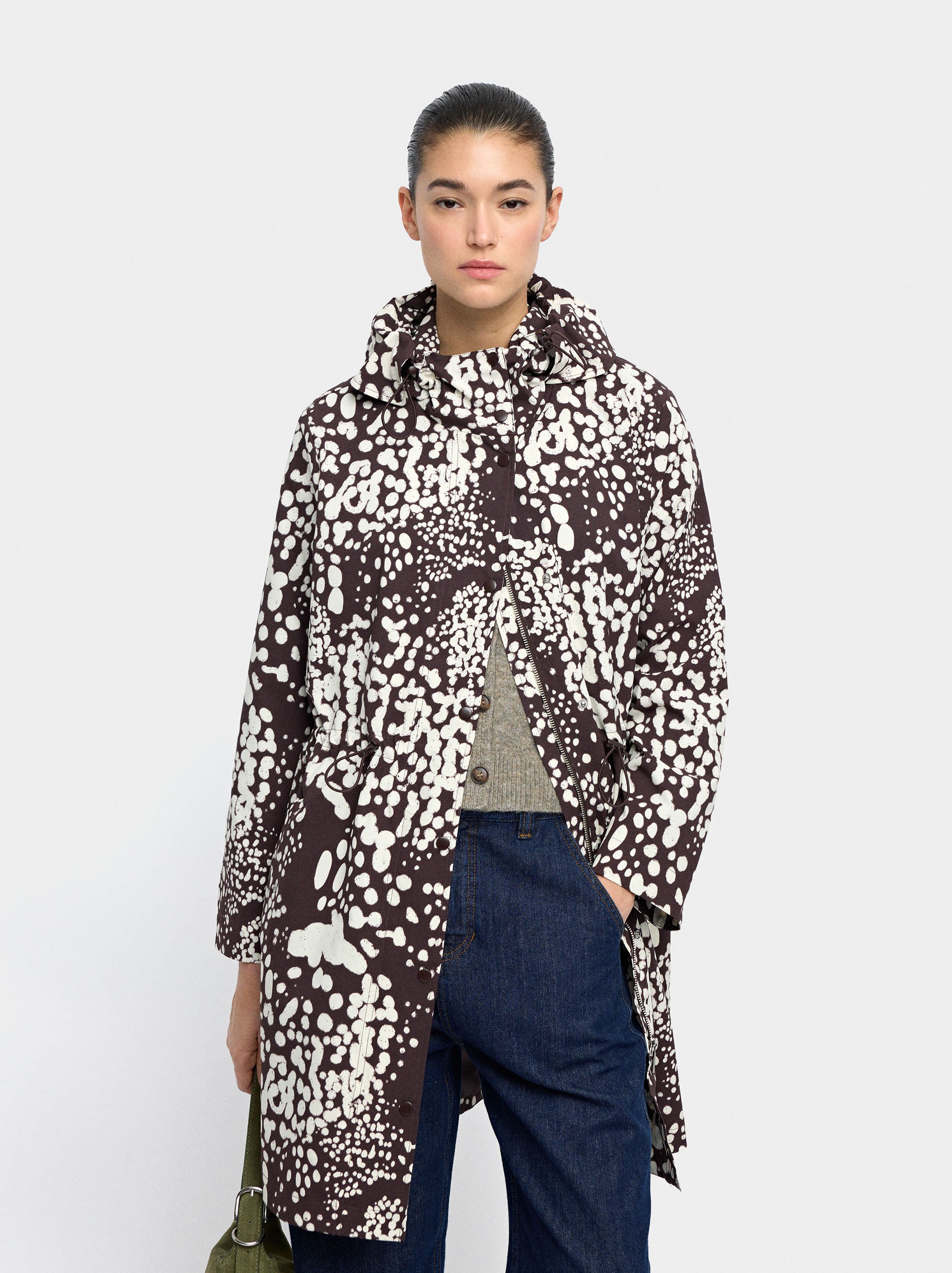 Chubasquero Estampado Con Capucha