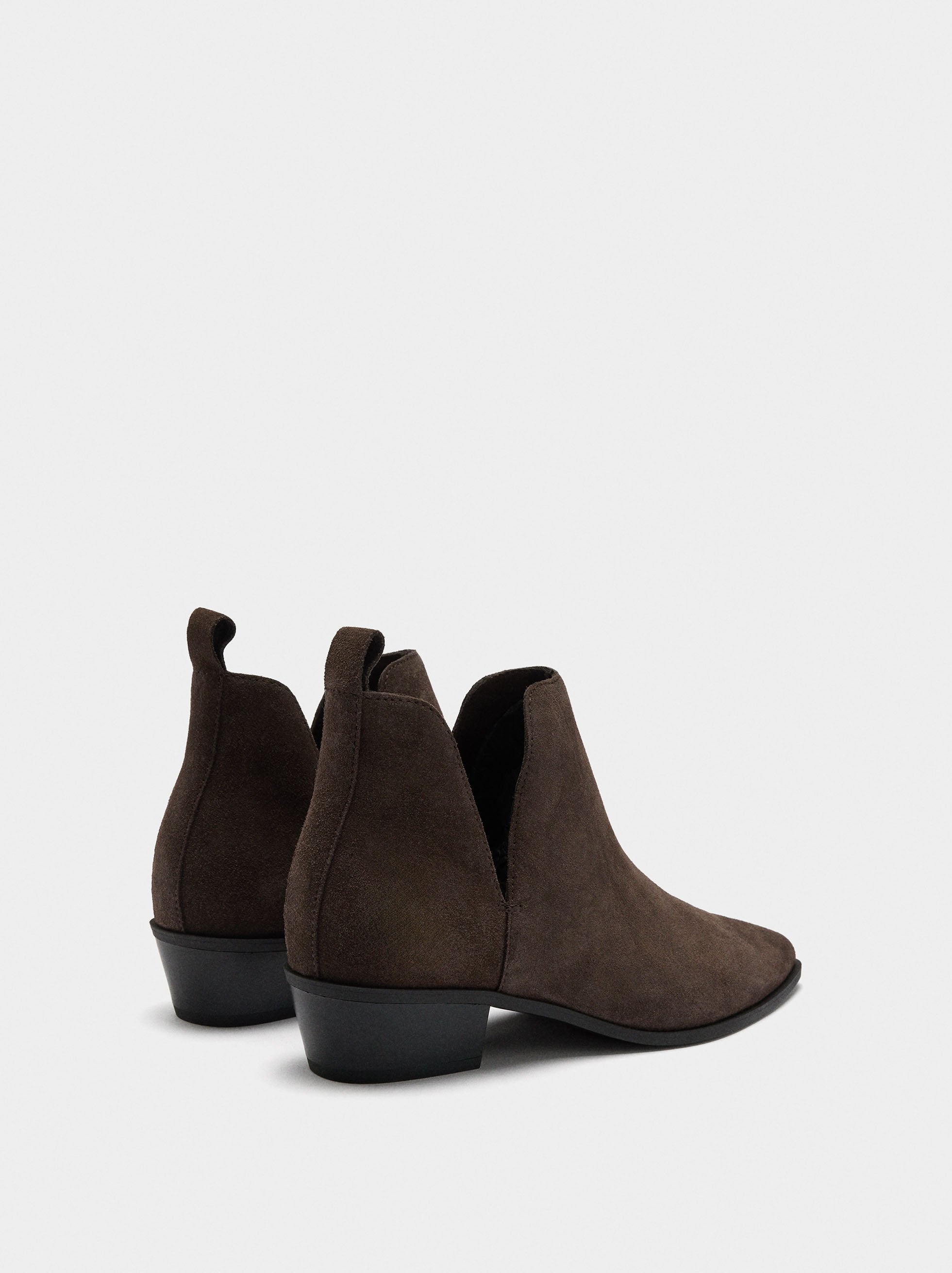 Botines Cowboy De Piel Con Aberturas