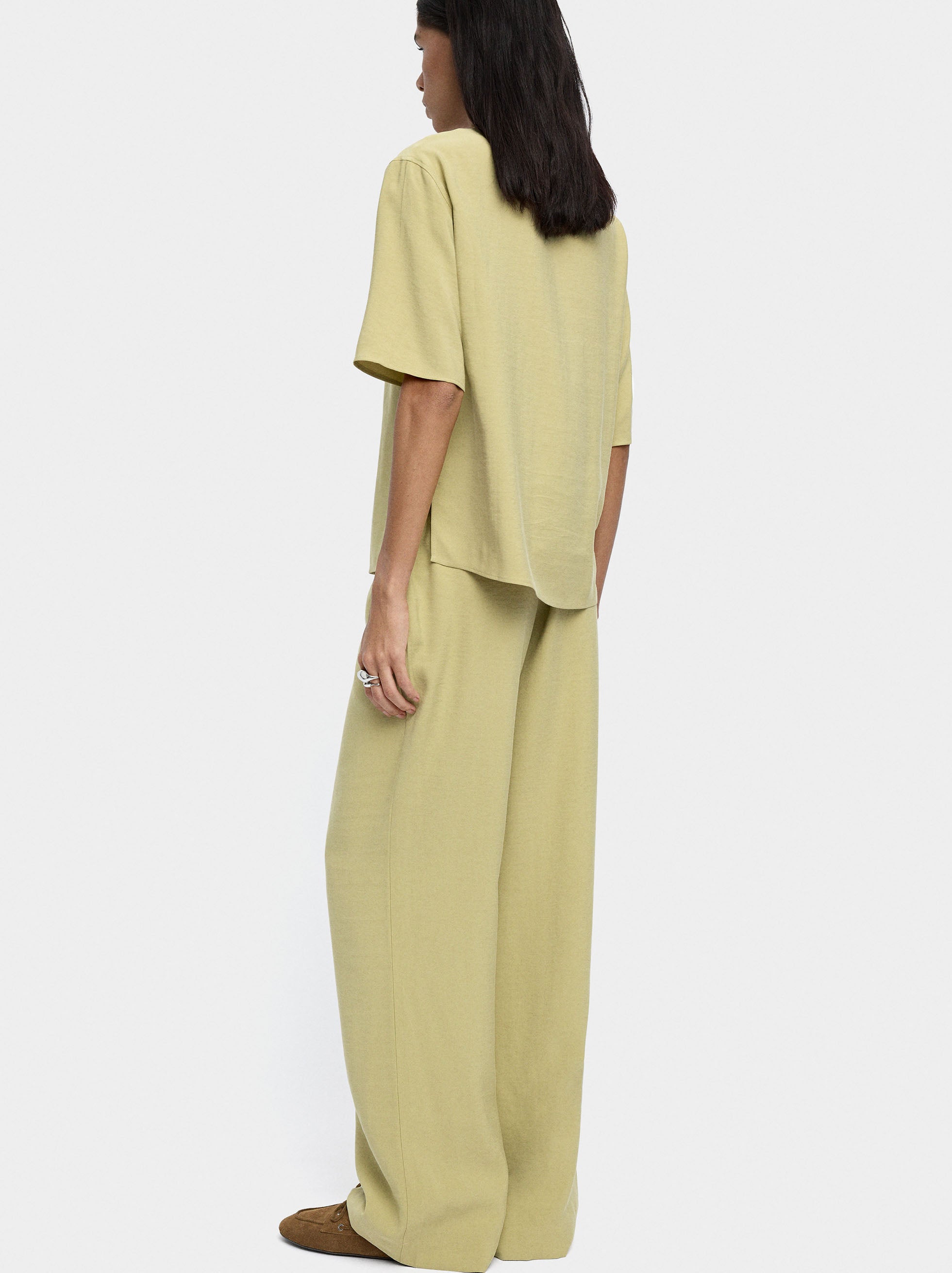 Camiseta Con Detalle De Botones