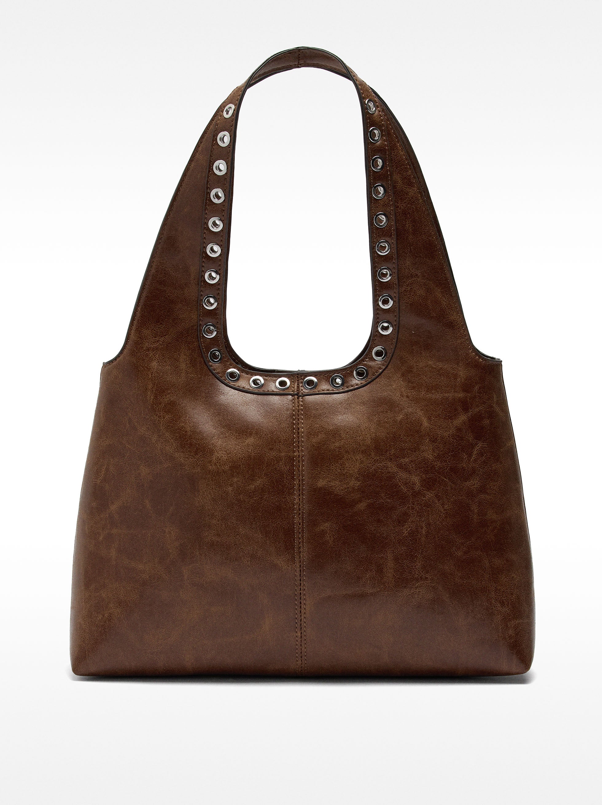 Bolso De Hombro Efecto Craquelado Con Tachuelas