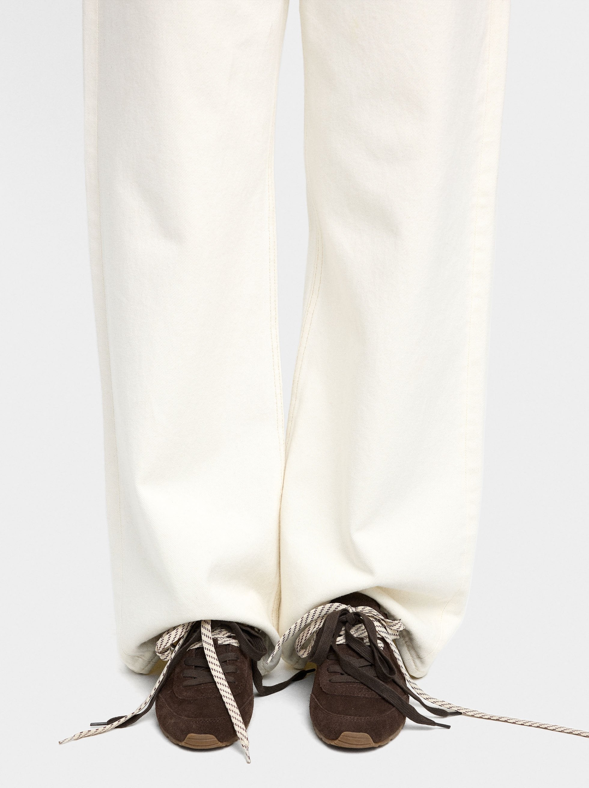 Zapatillas De Piel Monocromática