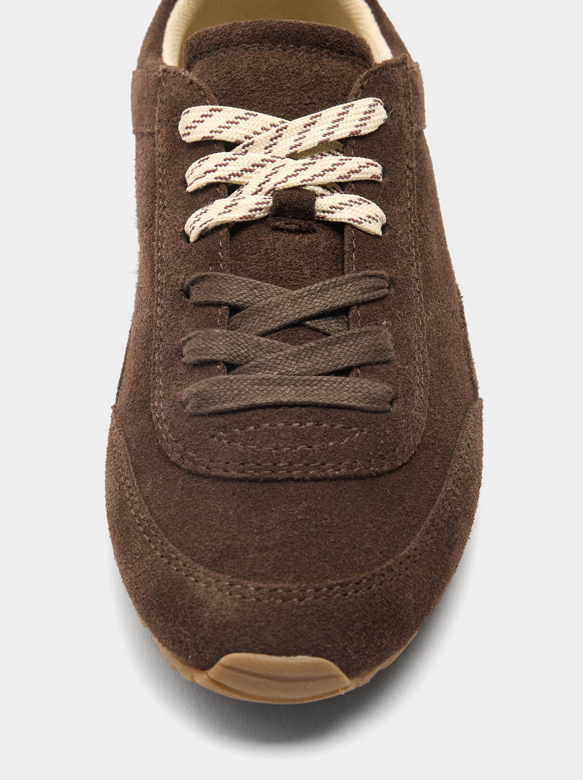 Zapatillas De Piel Monocromática