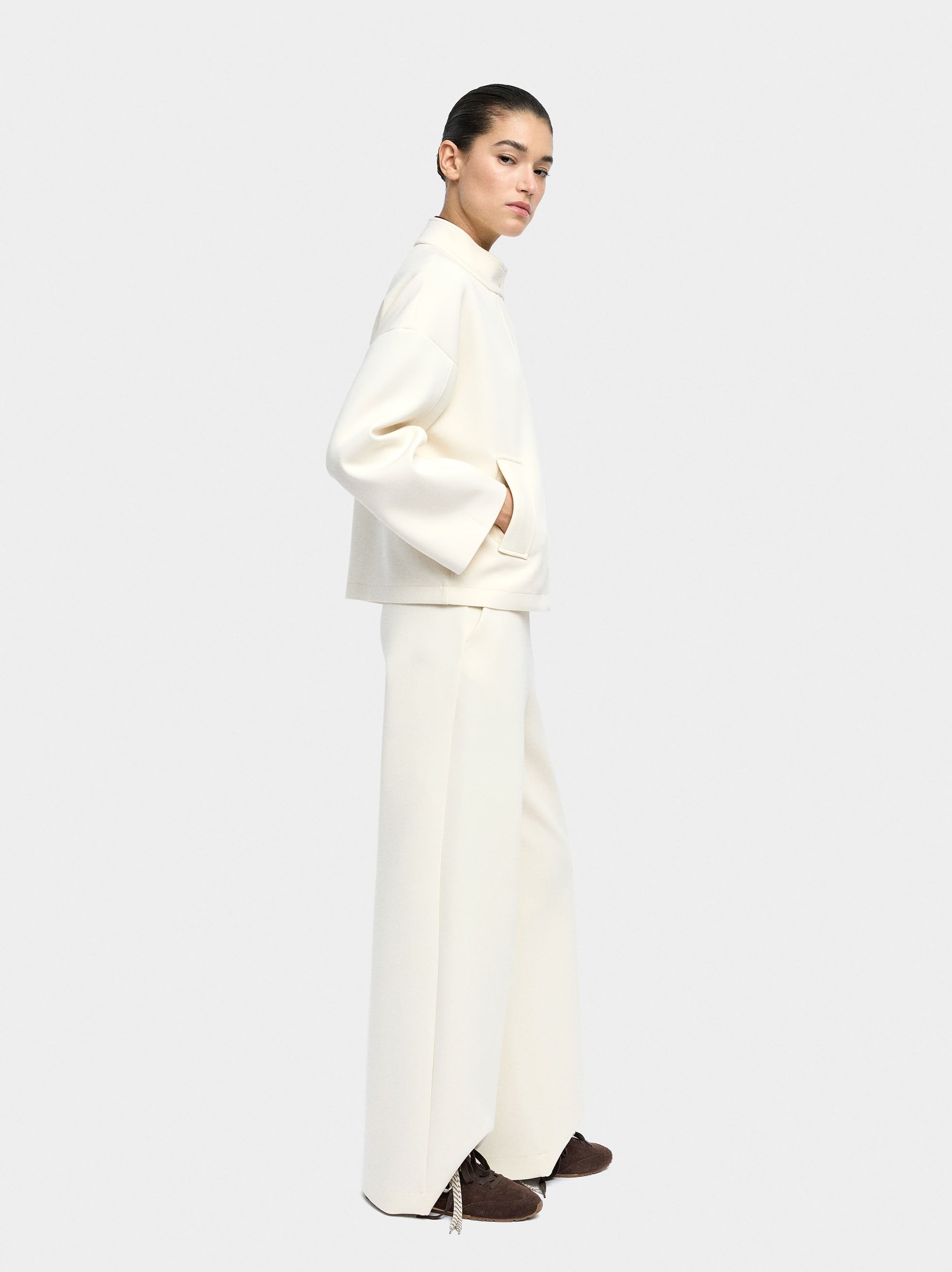 Pantalón Con Cintura Elástica Y Bolsillos