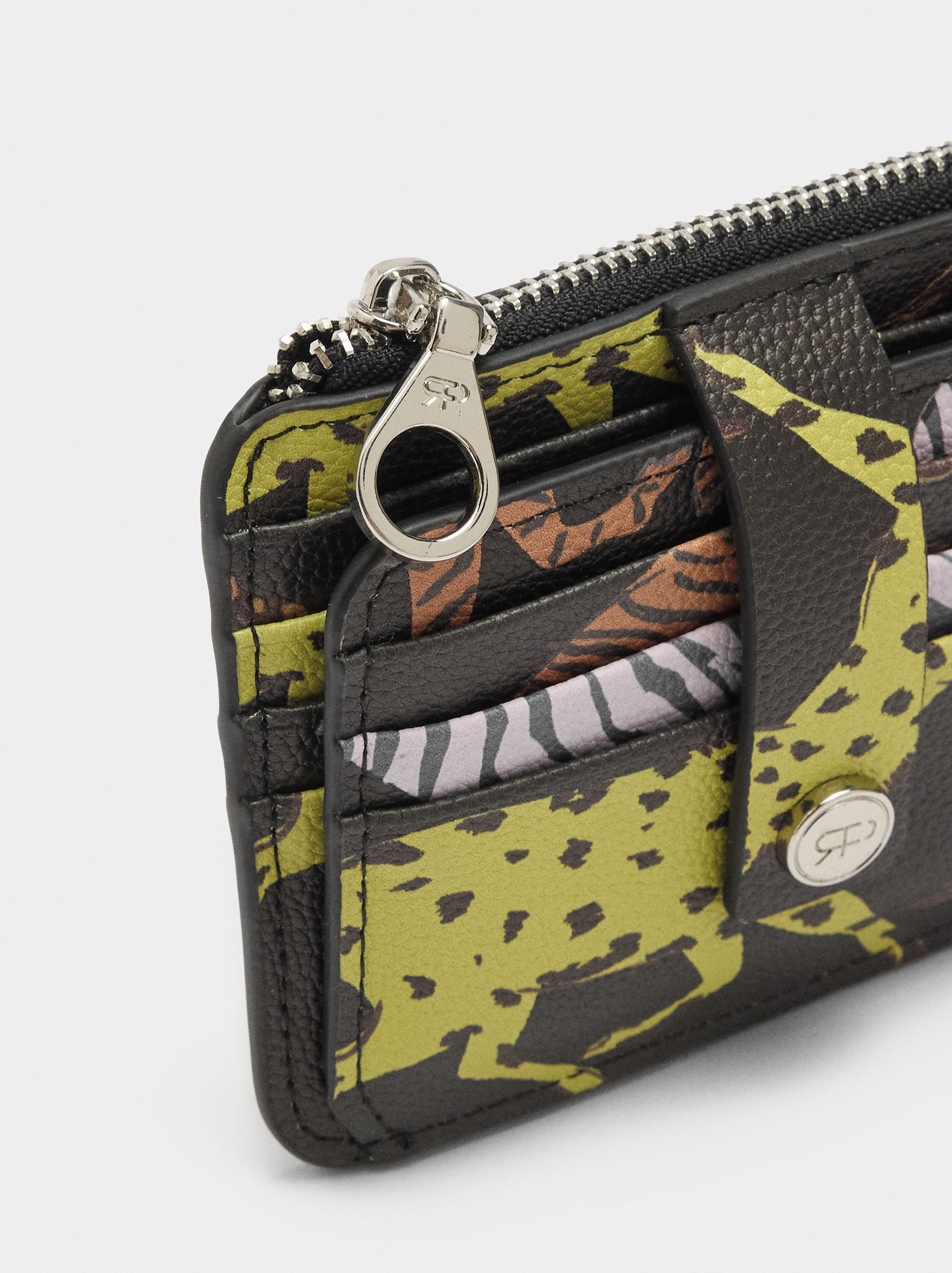 Tarjetero Estampado Con Textura