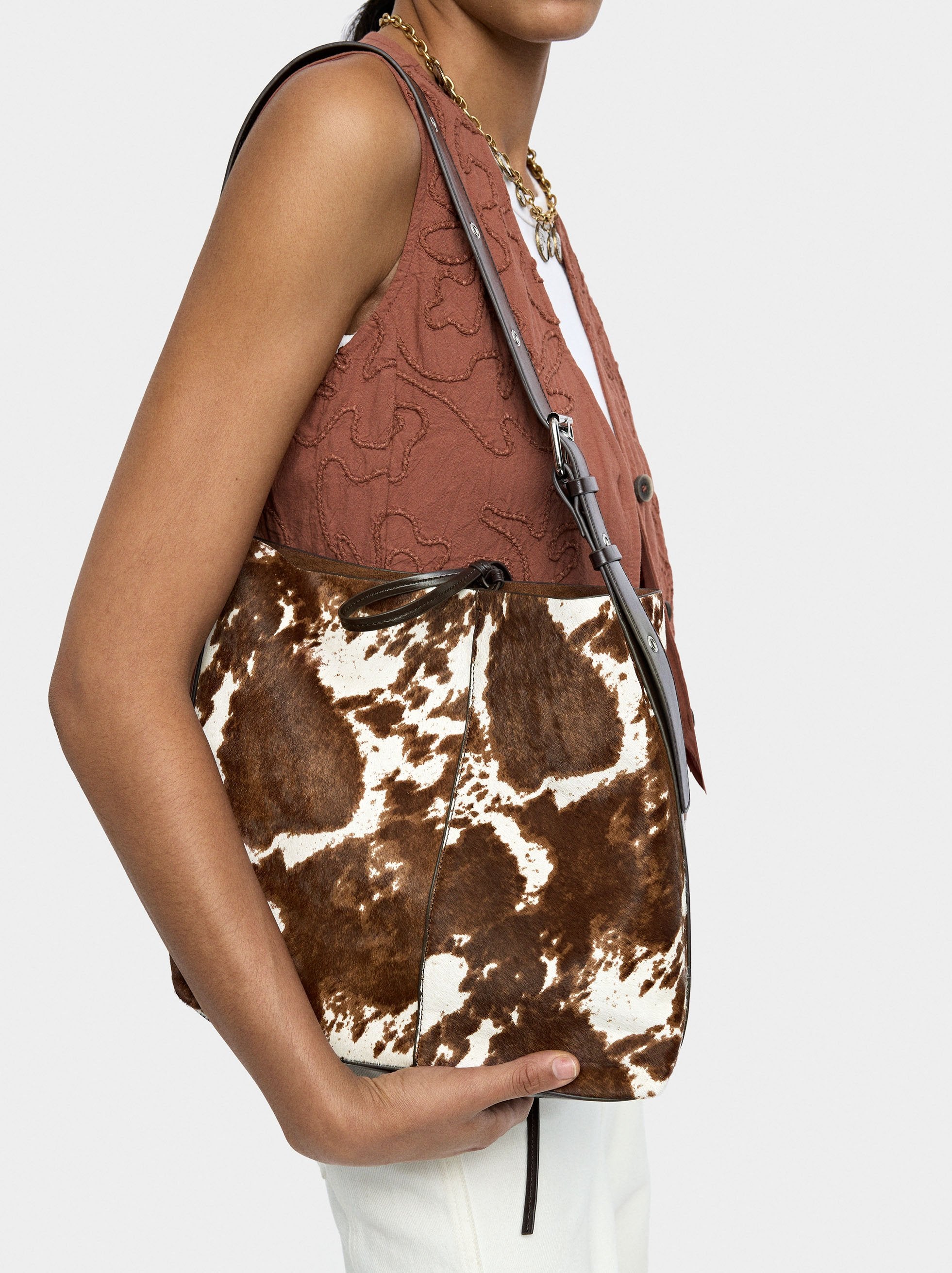 Bolso De Hombro Con Piel