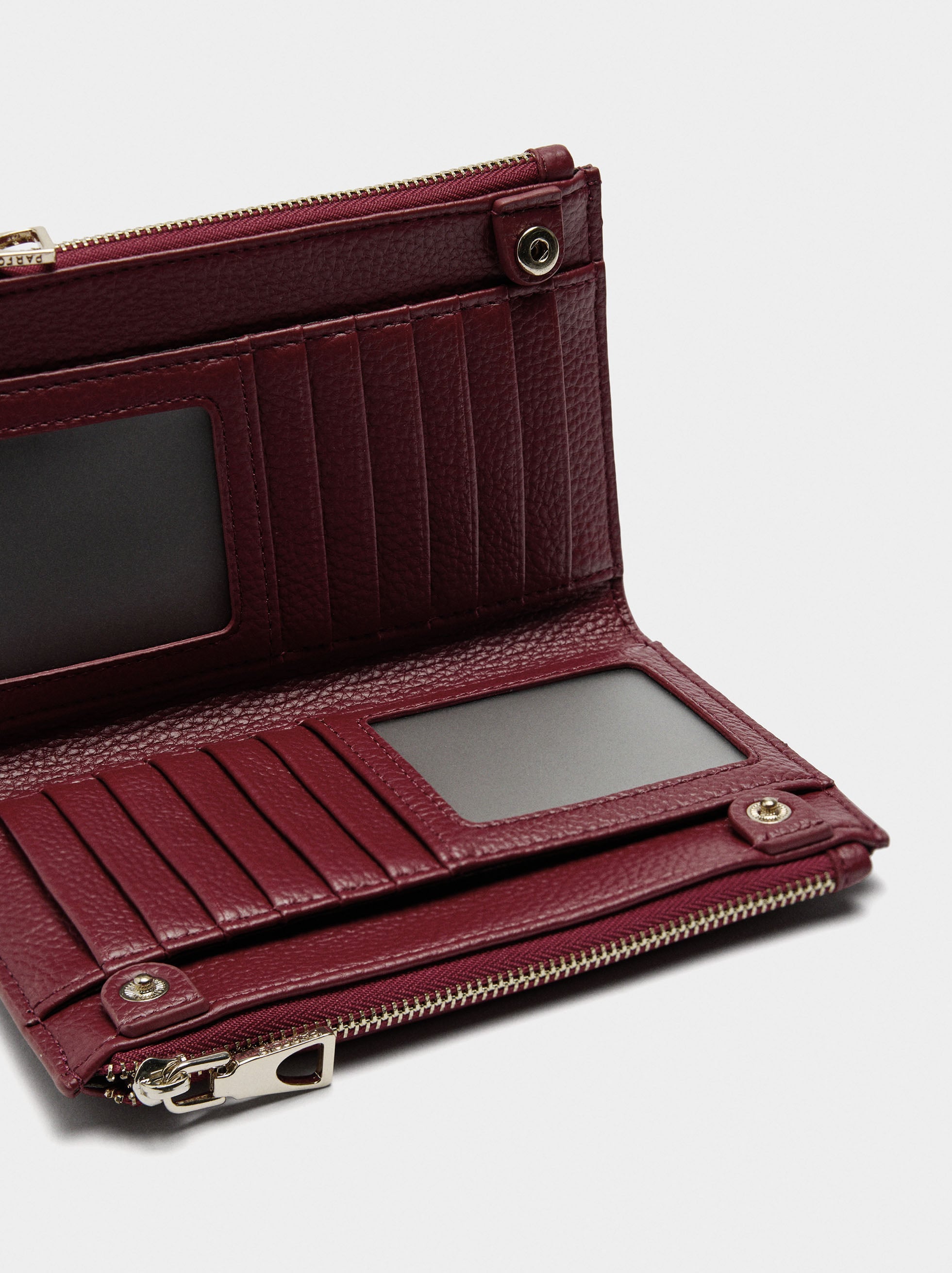 Cartera Doble Con Textura