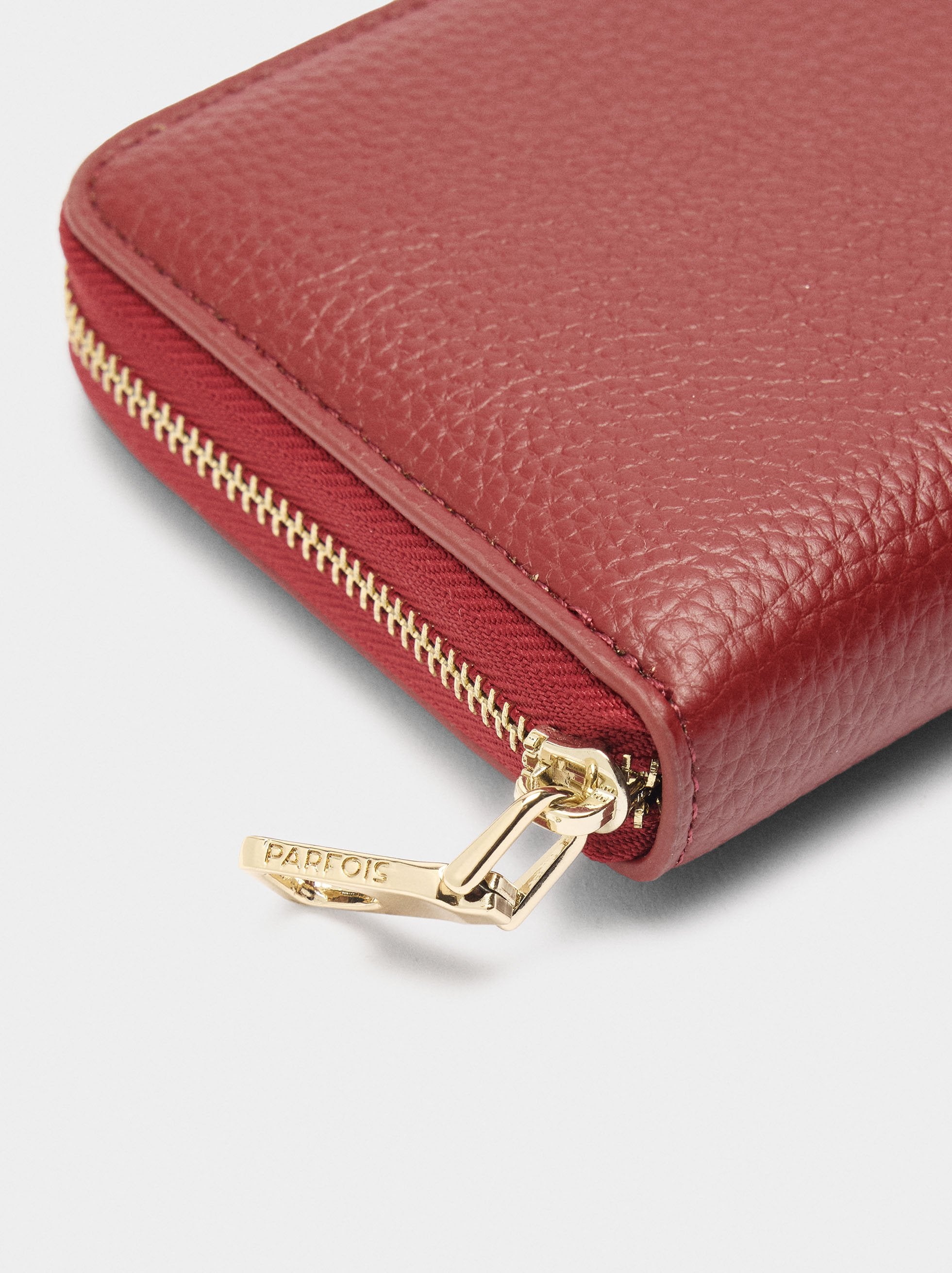 Cartera Con Textura Y Cremallera L