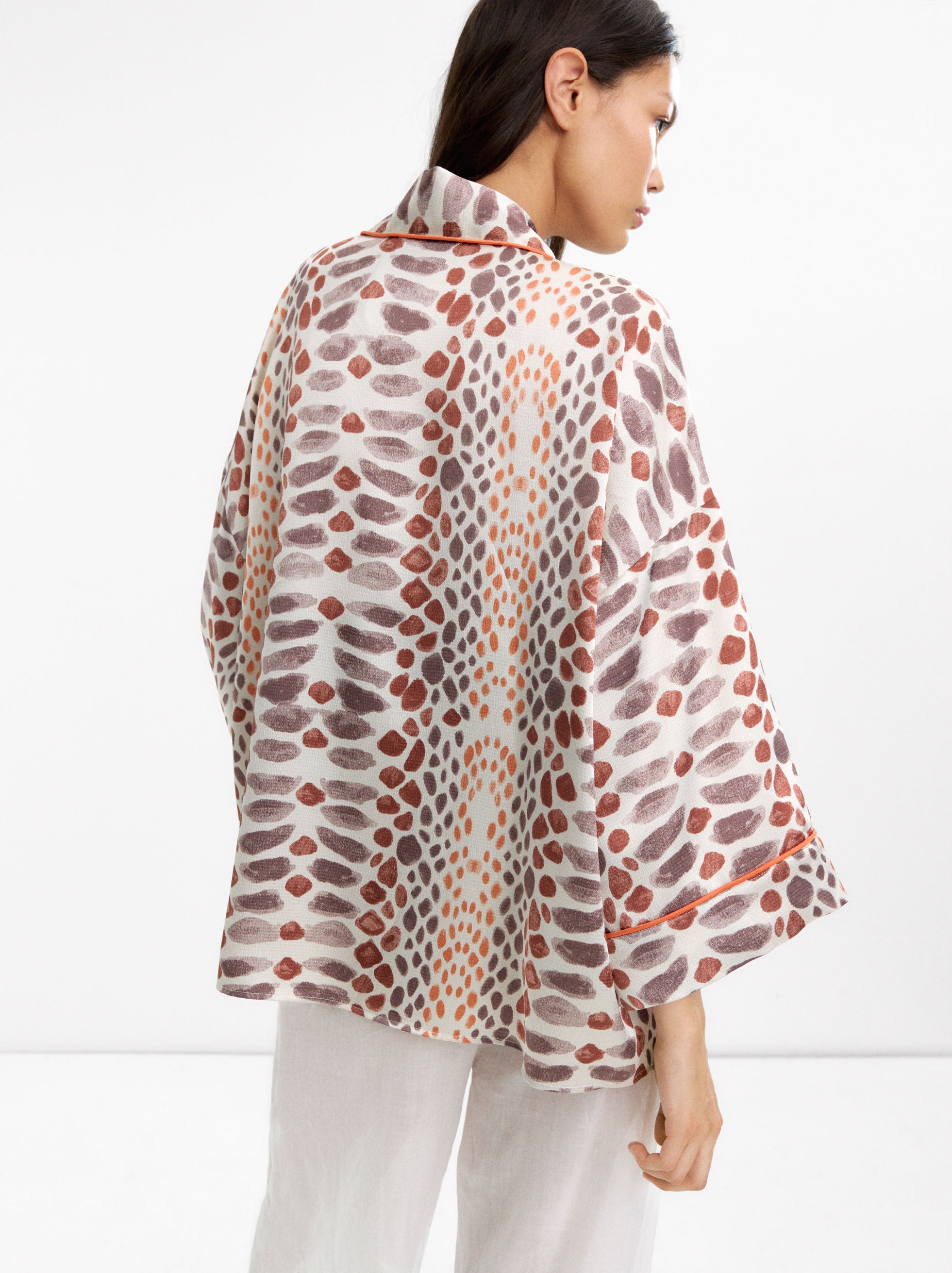 Kimono Estampado Con Textura