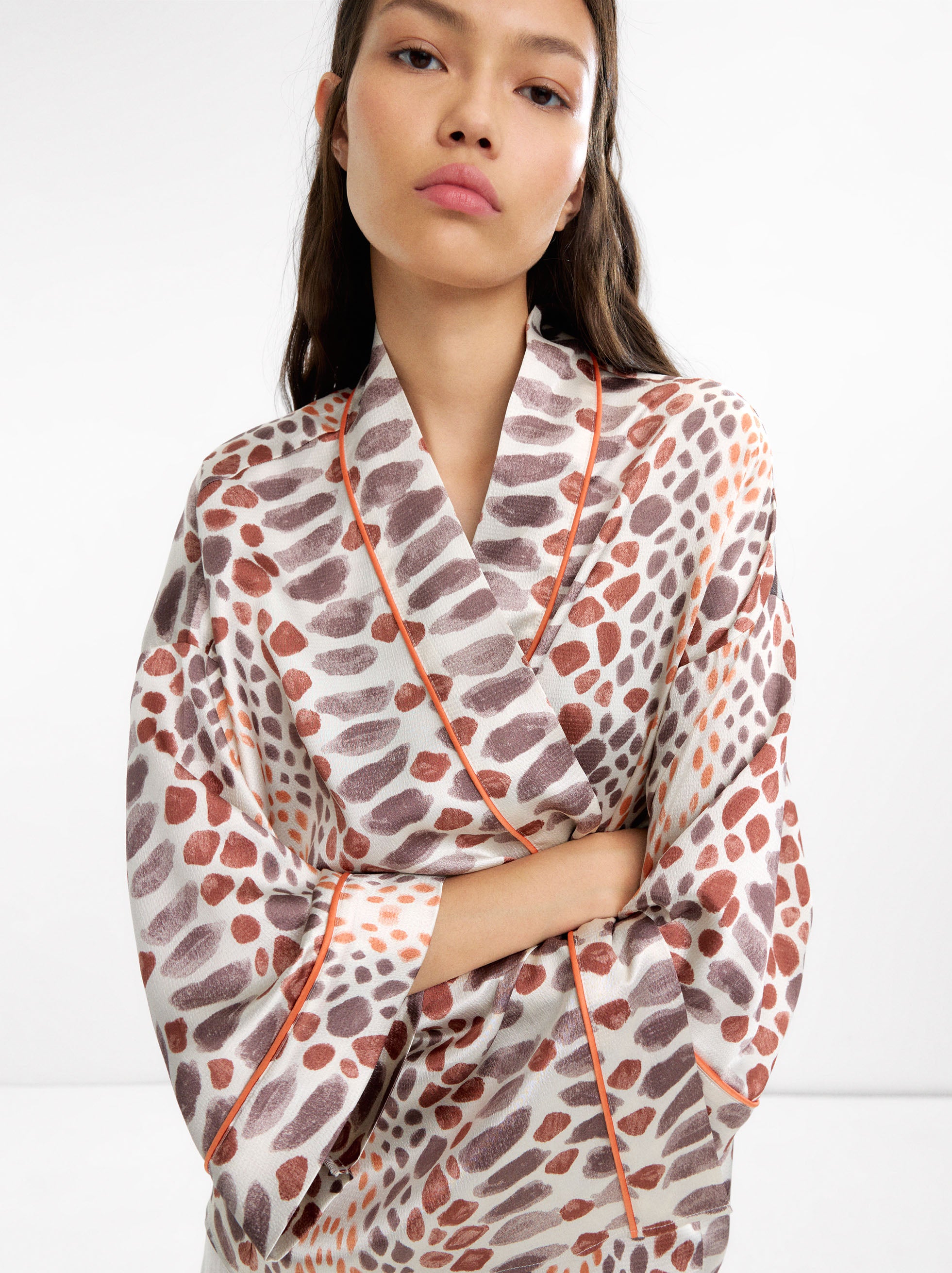 Kimono Estampado Con Textura