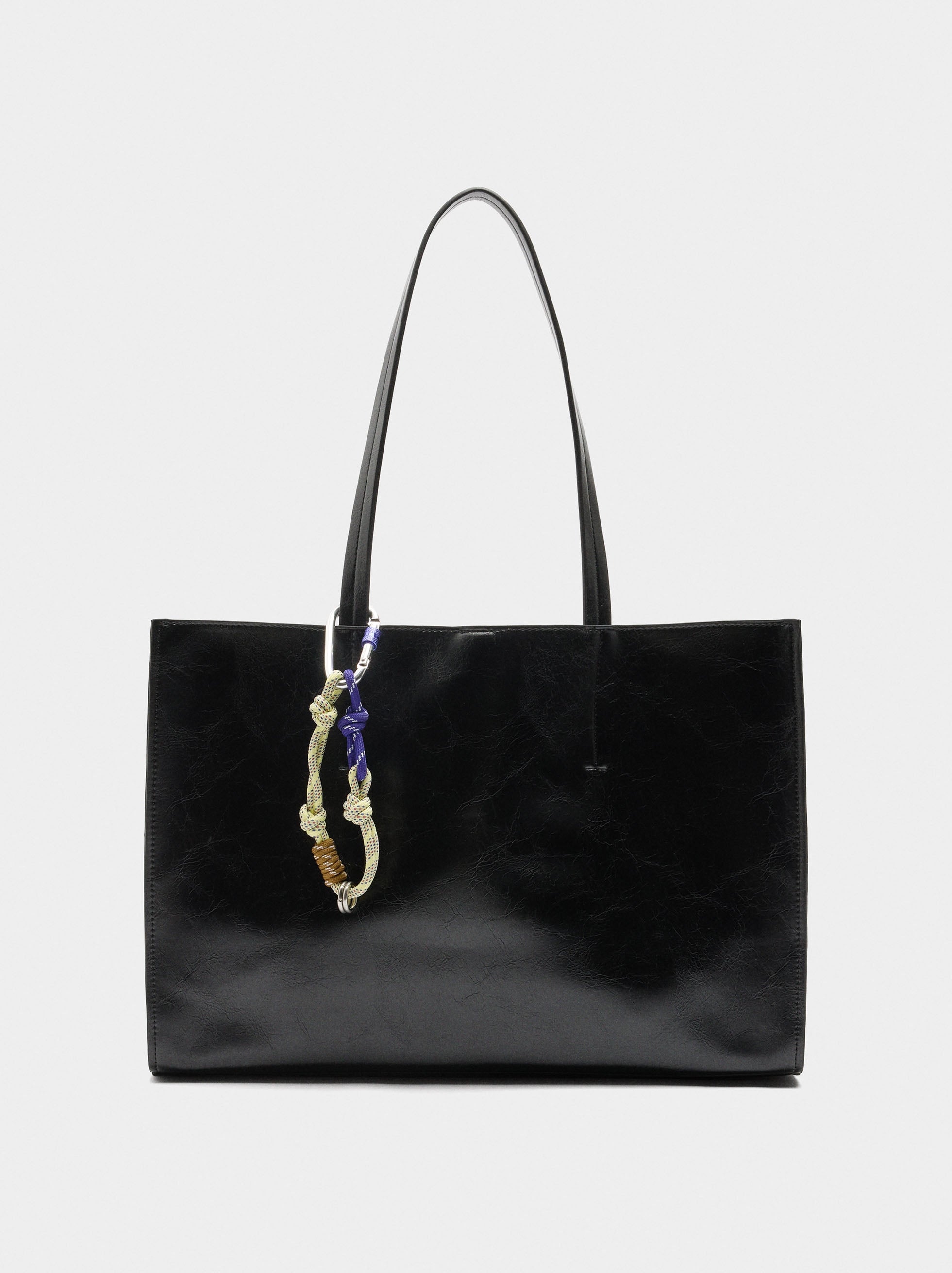 Bolso Shopper Con Colgante