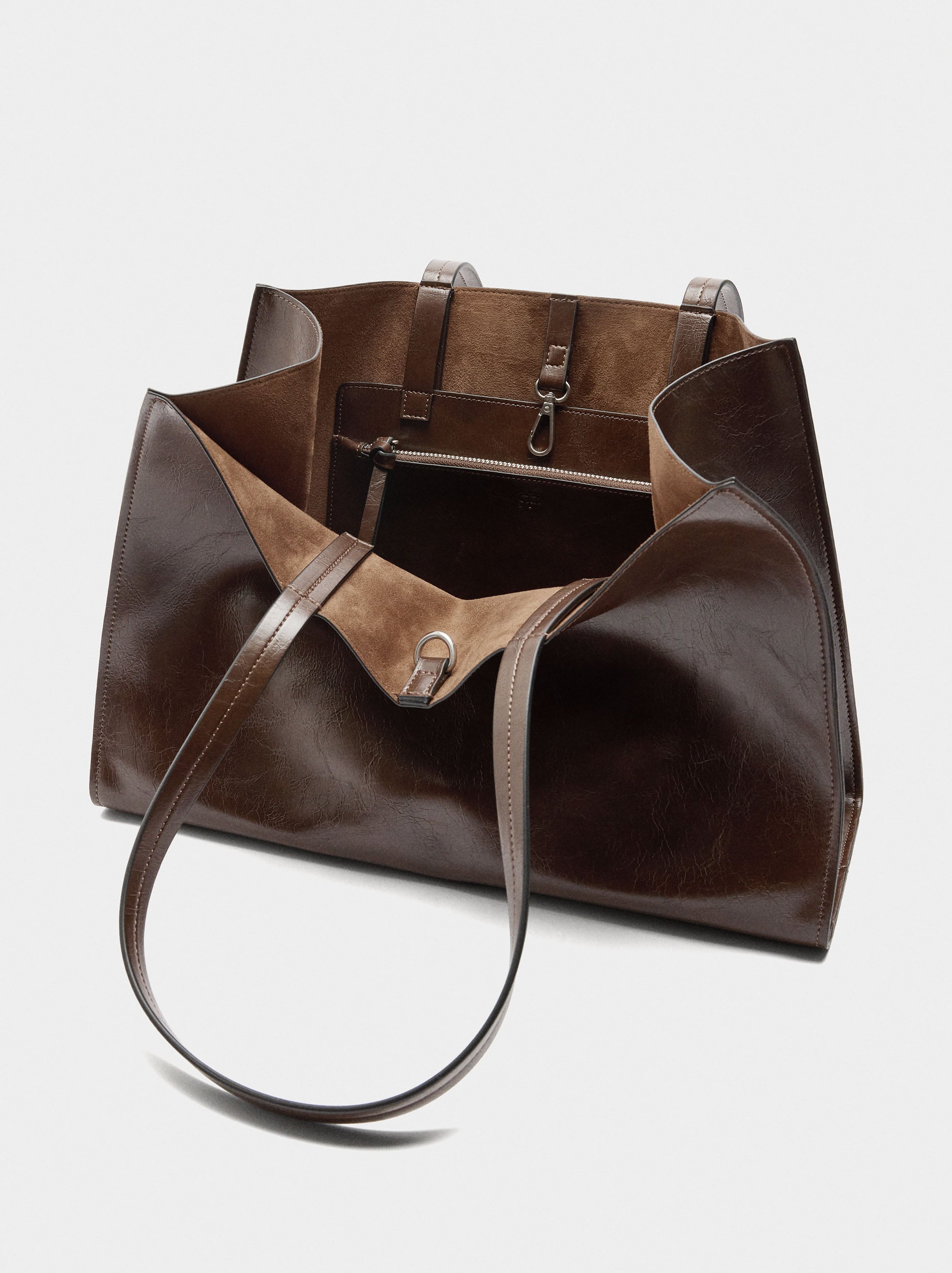 Bolso Shopper Con Colgante