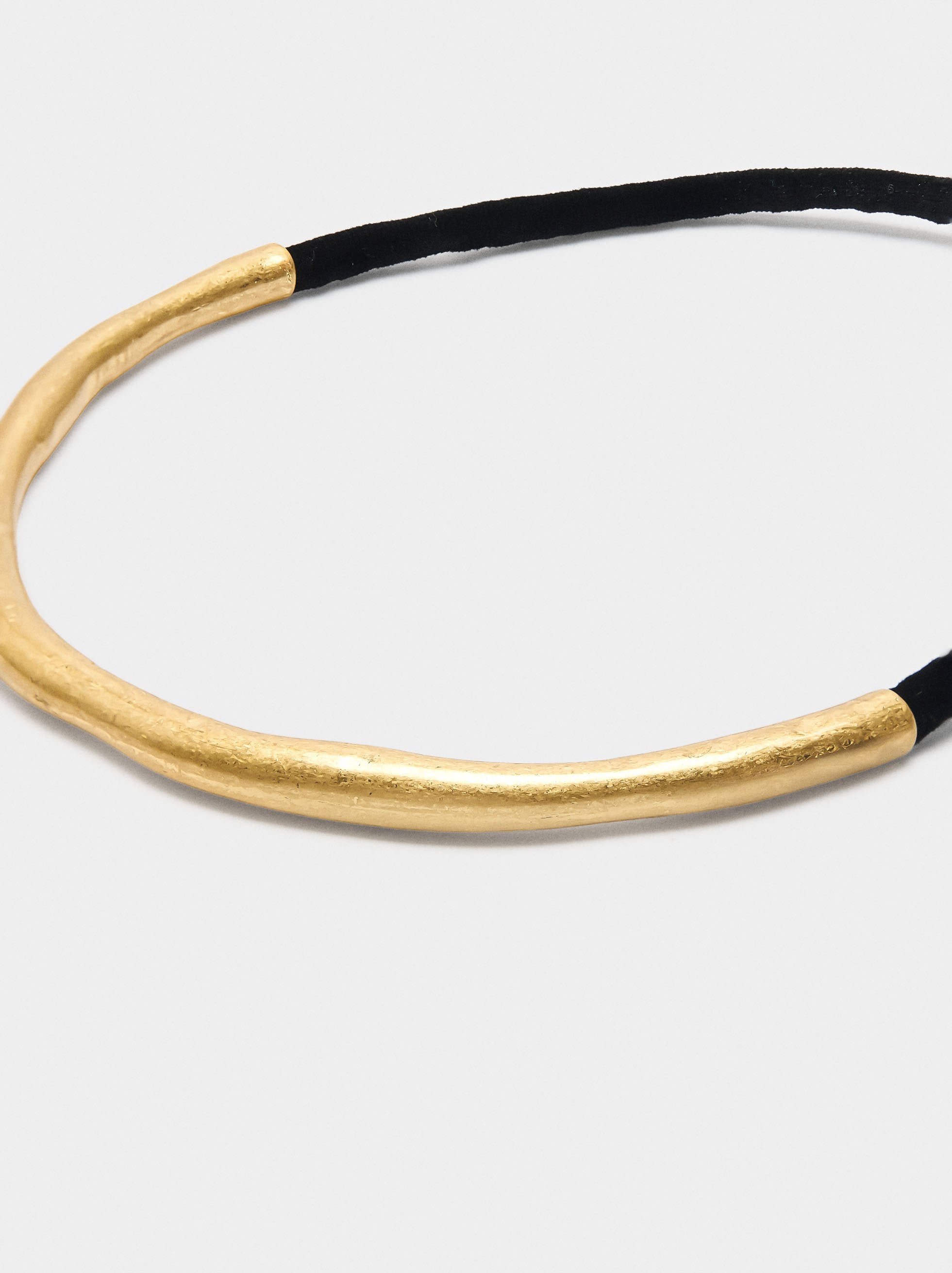 Collar Bicolor Con Mitad Rígida