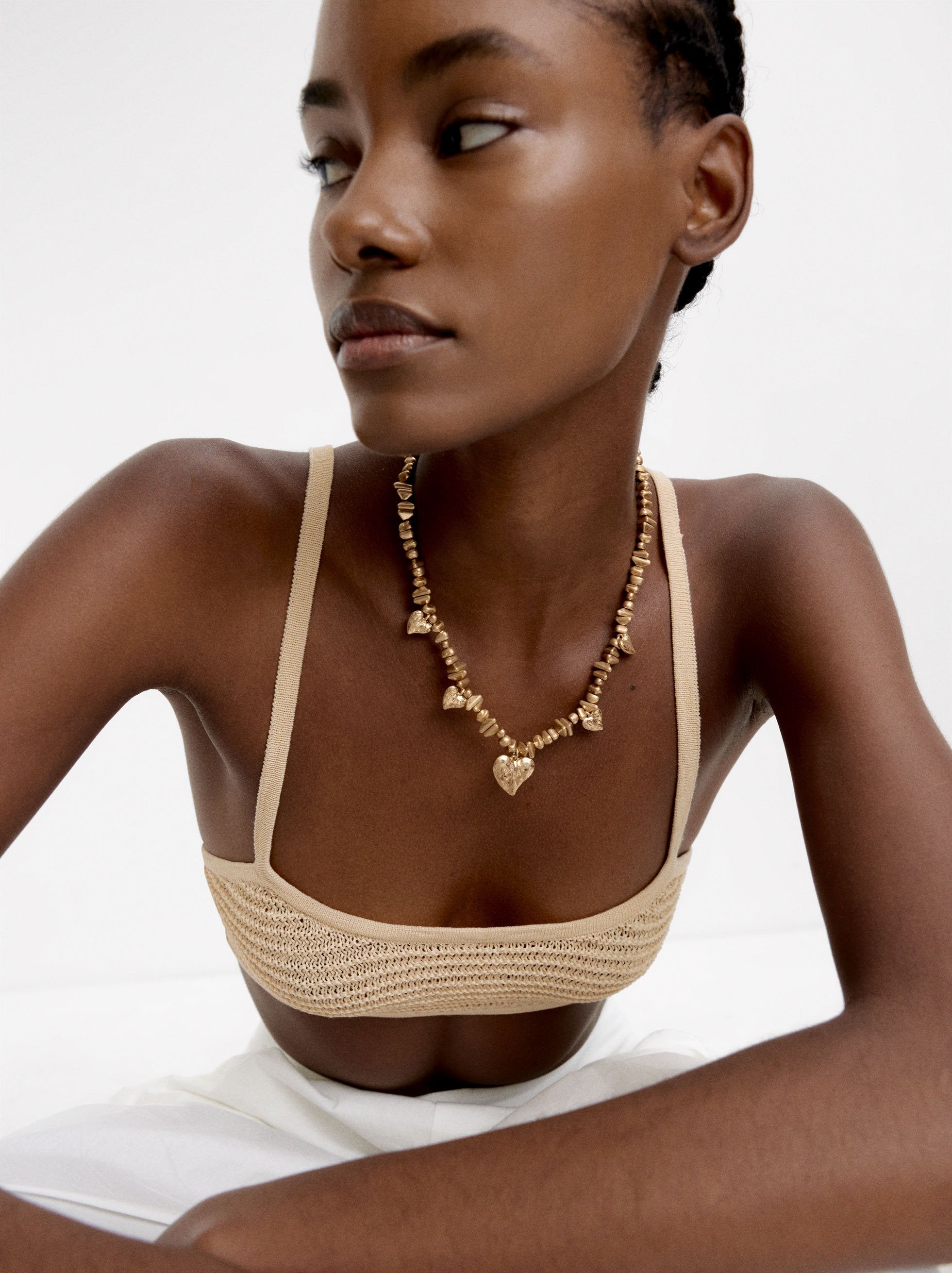 Collar Corto Con Corazones