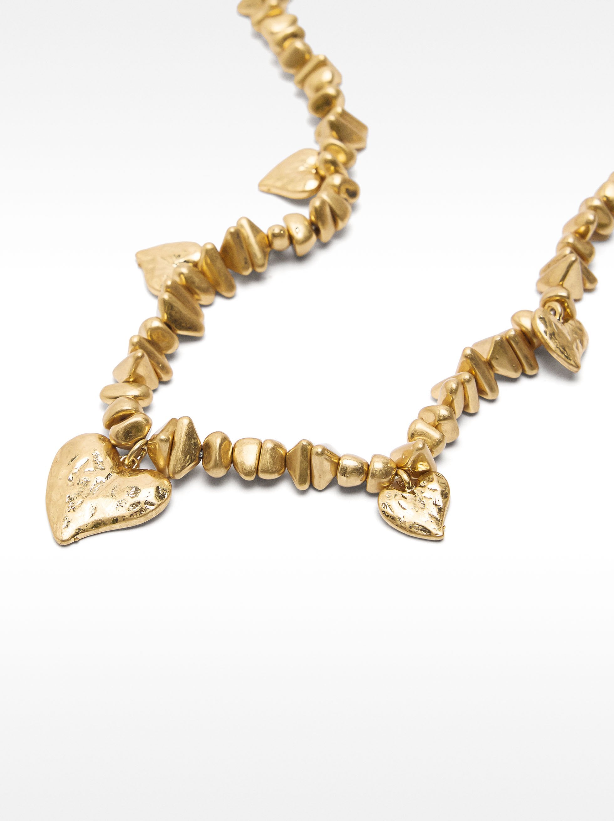 Collar Corto Con Corazones