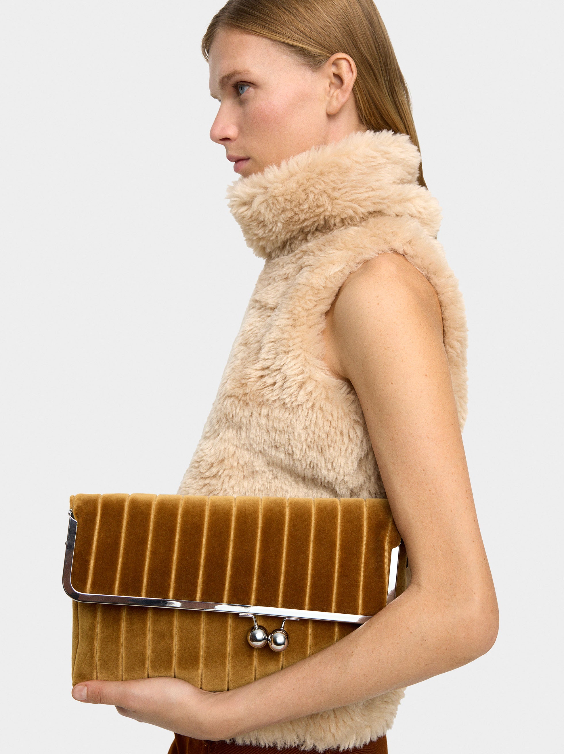 Bolso De Fiesta Canelado Con Solapa