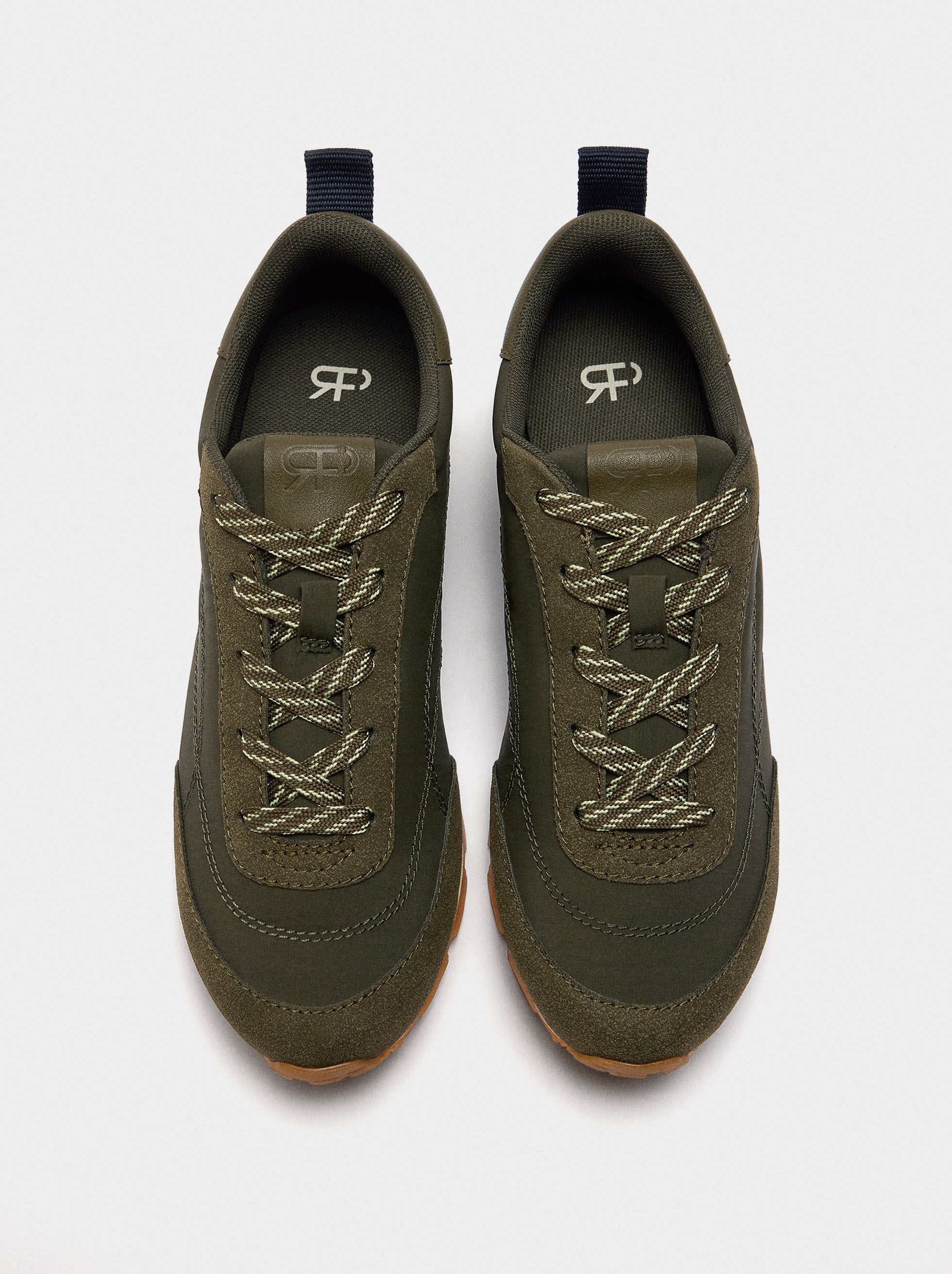 Zapatillas Con Contraste