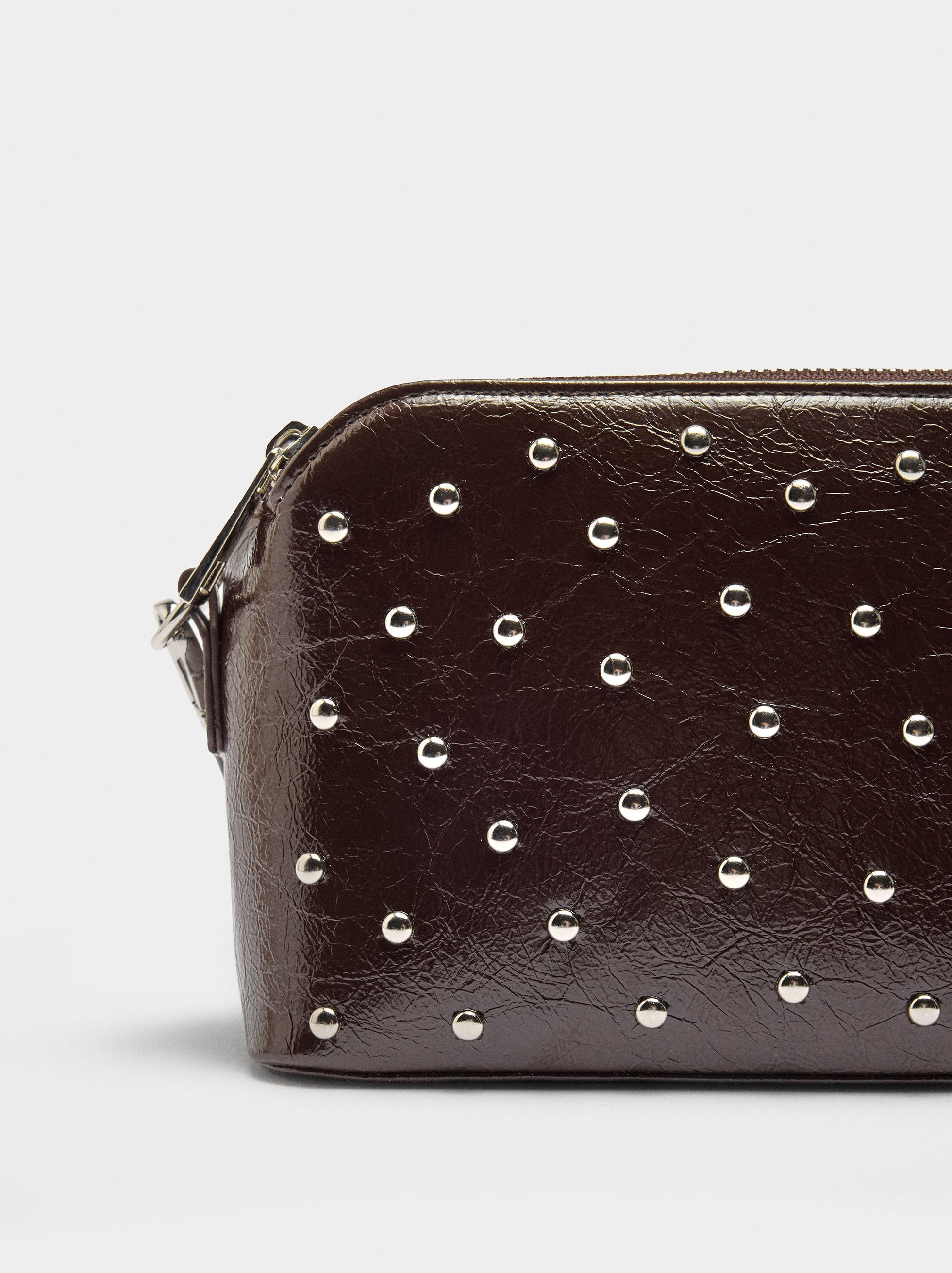 Bolso Bandolera Con Tachuelas