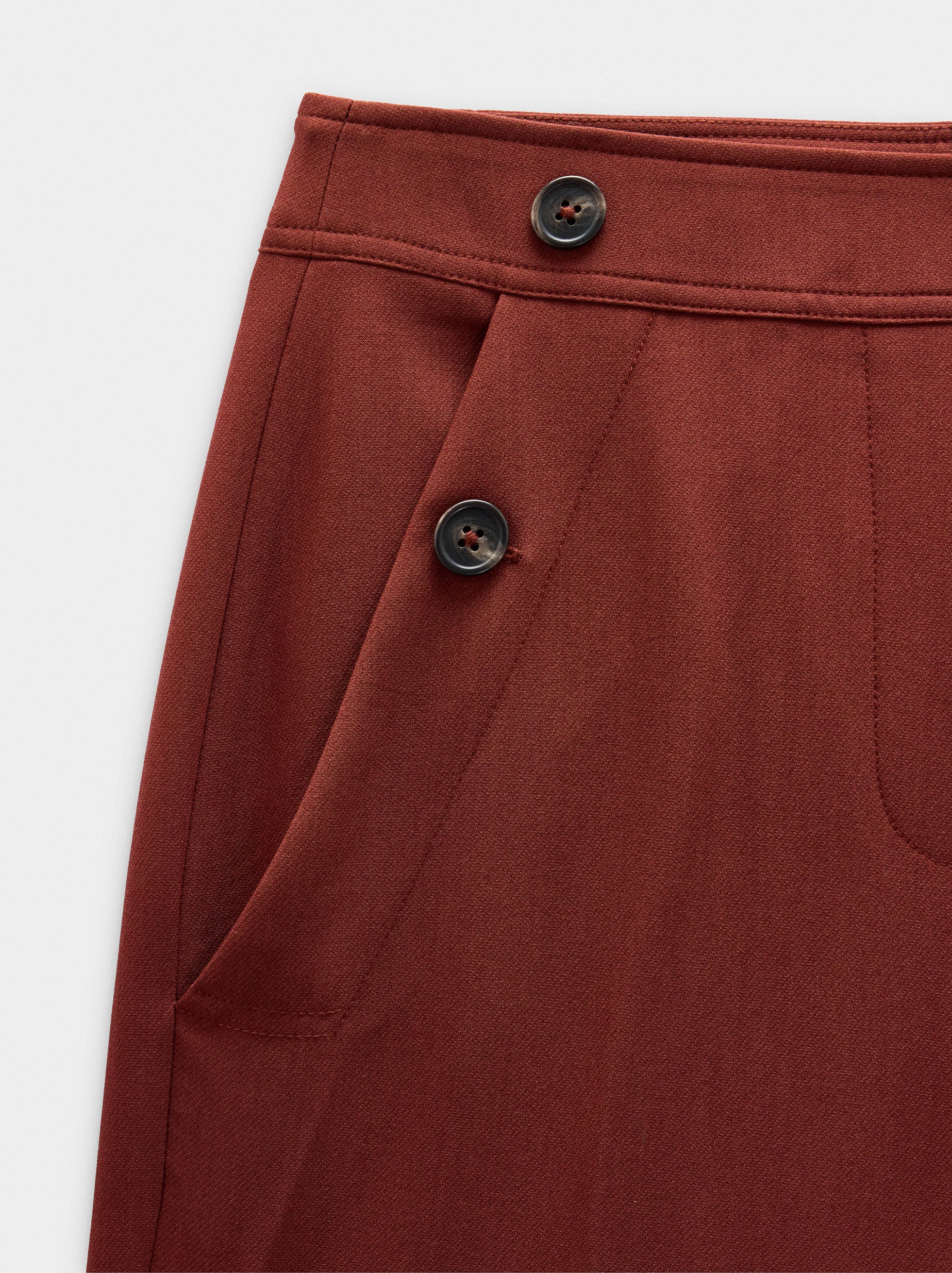 Pantalón Fluido Con Bolsillos