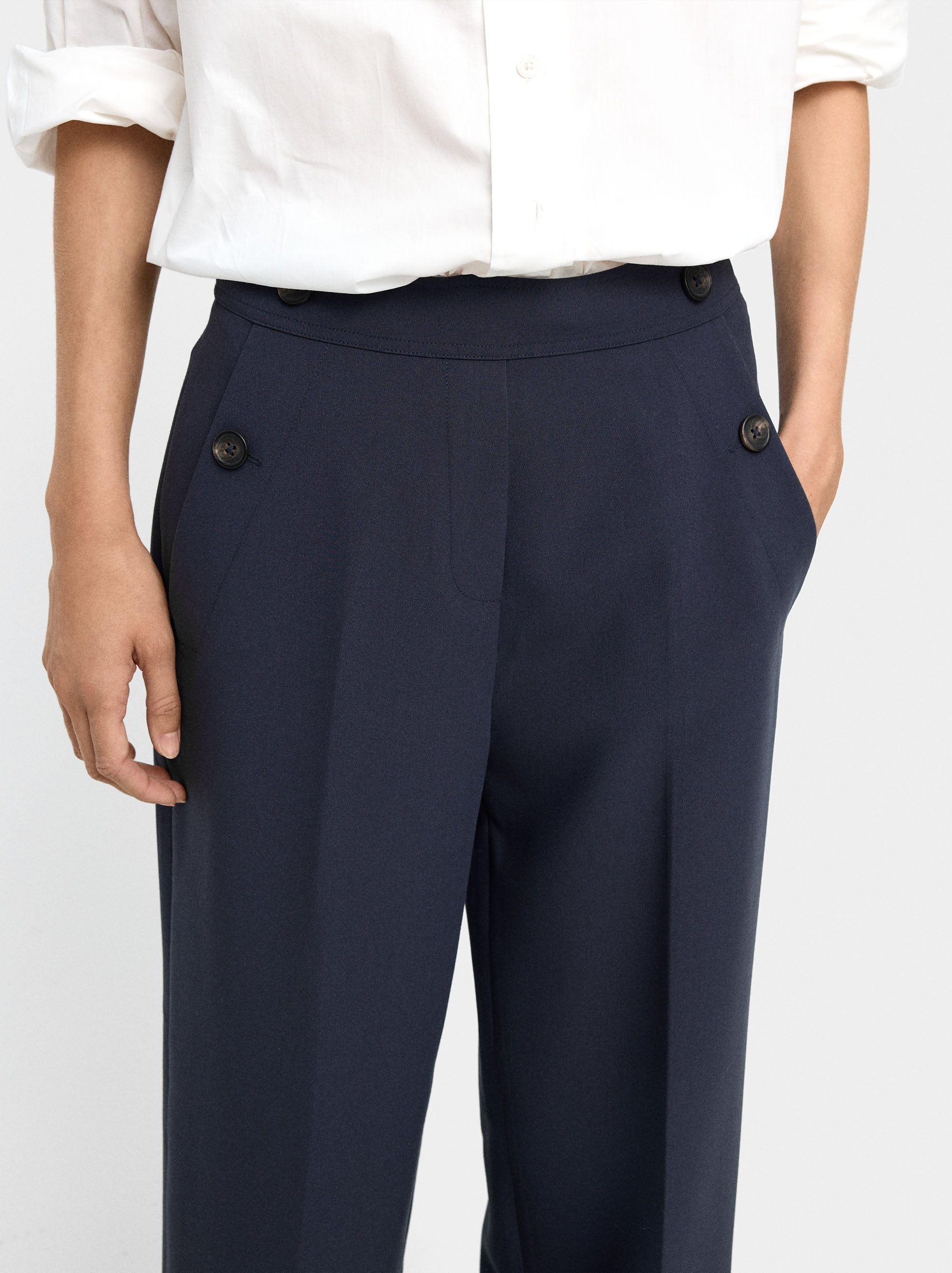 Pantalón Fluido Con Bolsillos