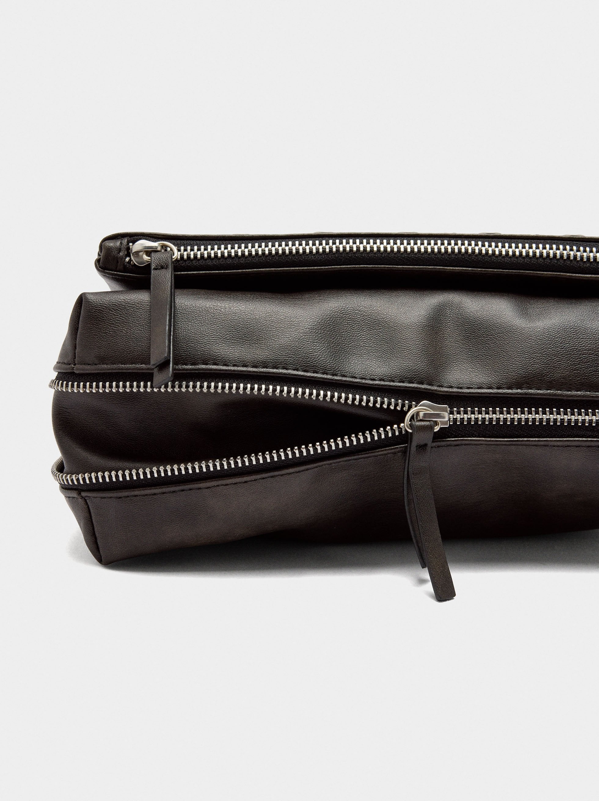 Bolso De Hombro Efecto Piel Con Tachuelas