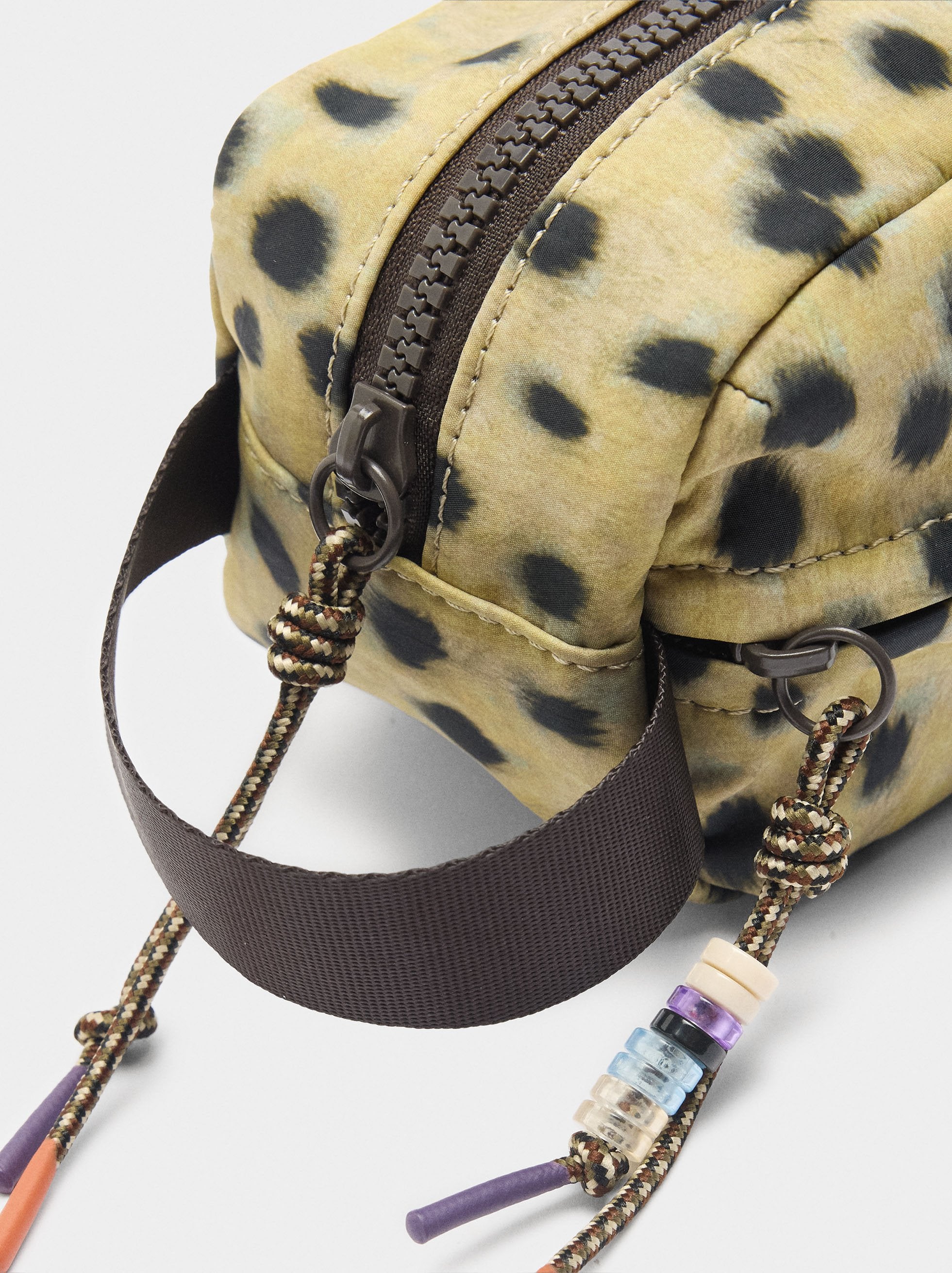 Estuche De Nylon Estampado Animal
