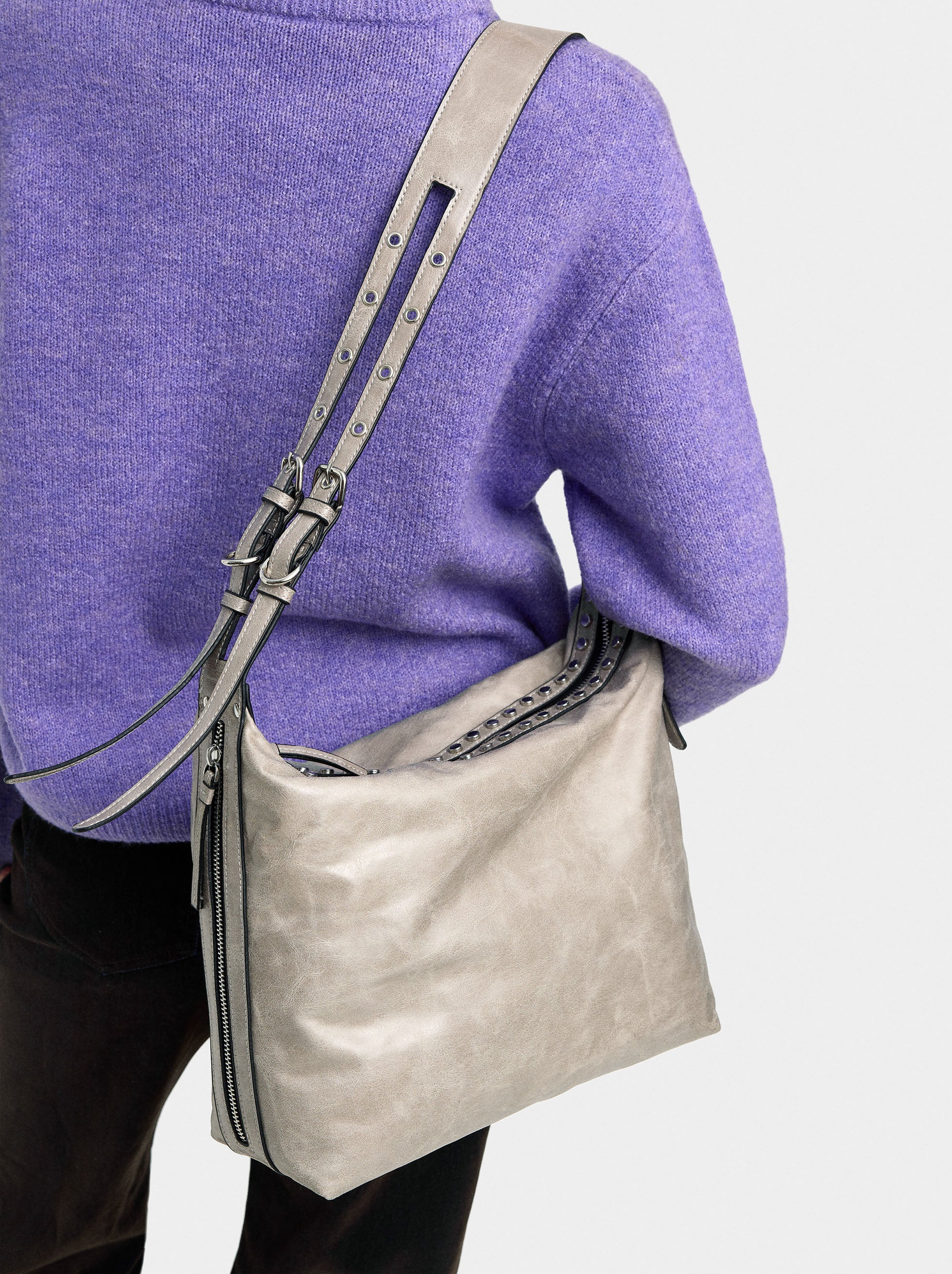 Bolso De Hombro Con Tachuelas