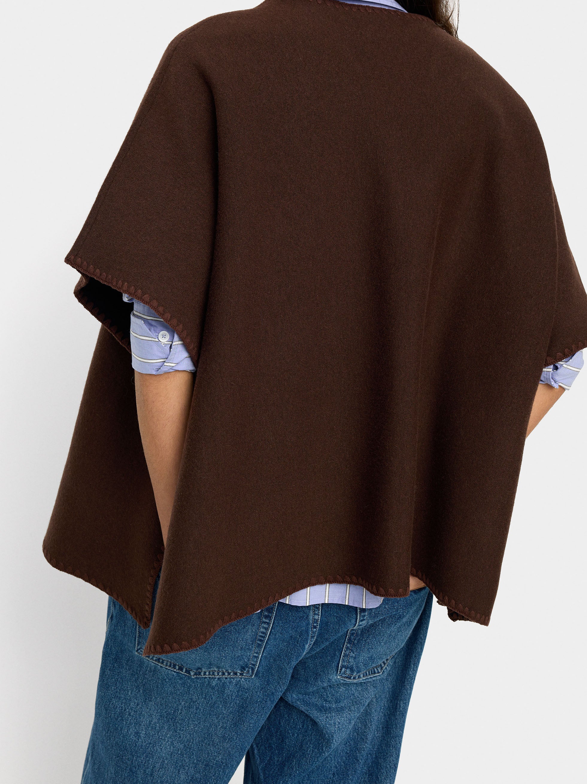 Poncho De Punto Con Hebilla