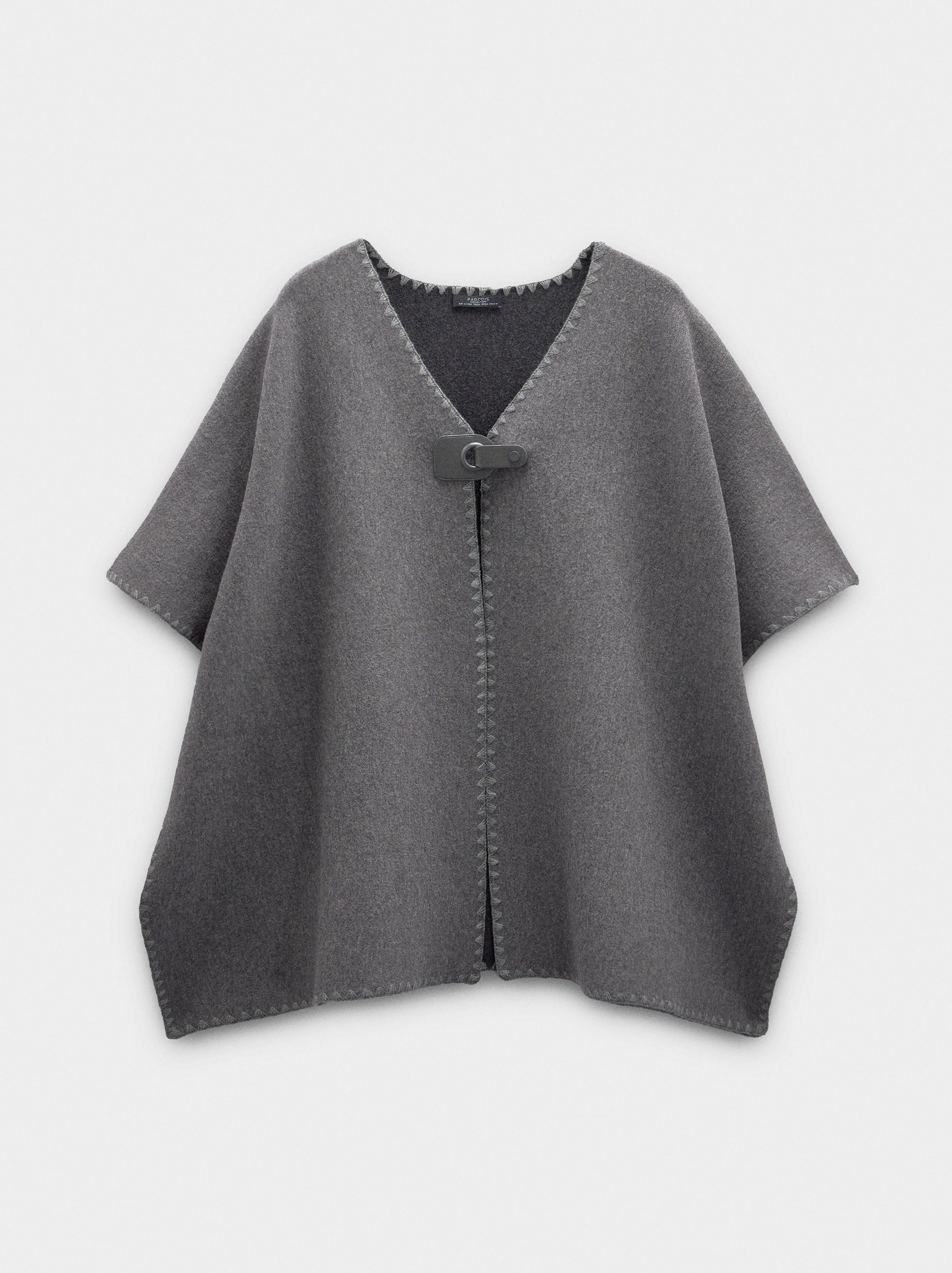 Poncho De Punto Con Hebilla