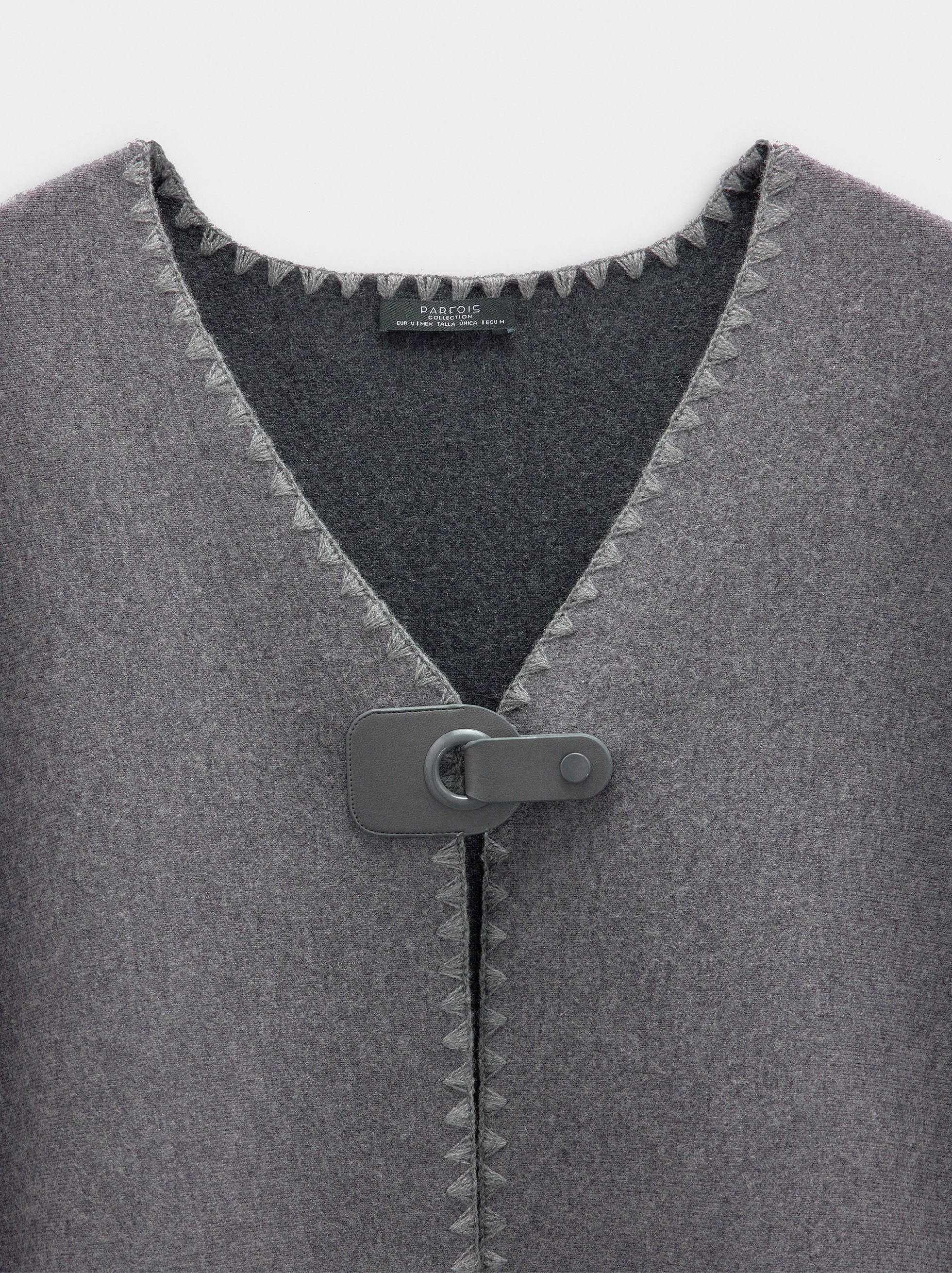 Poncho De Punto Con Hebilla