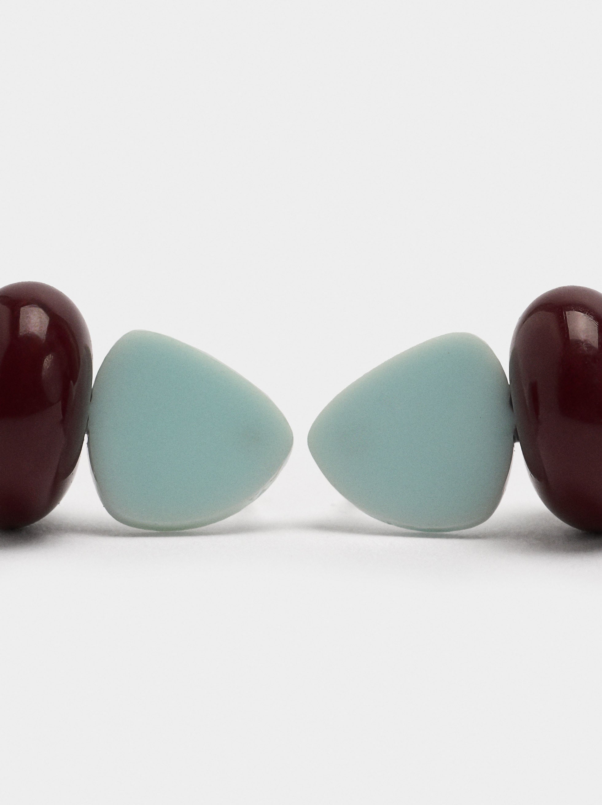 Pendientes Cortos Con Resina