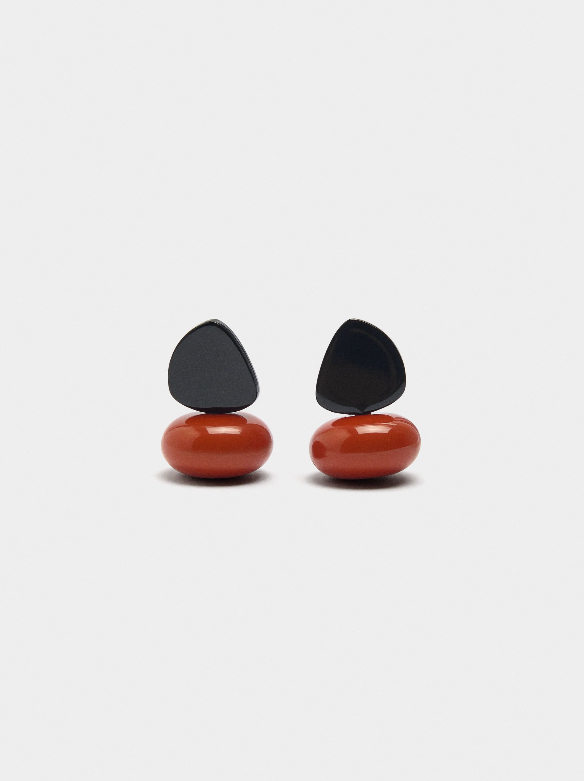 Pendientes Cortos Con Resina